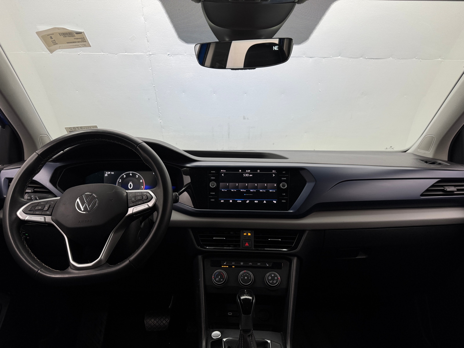 Thumbnail: 2022 Volkswagen Taos - 3