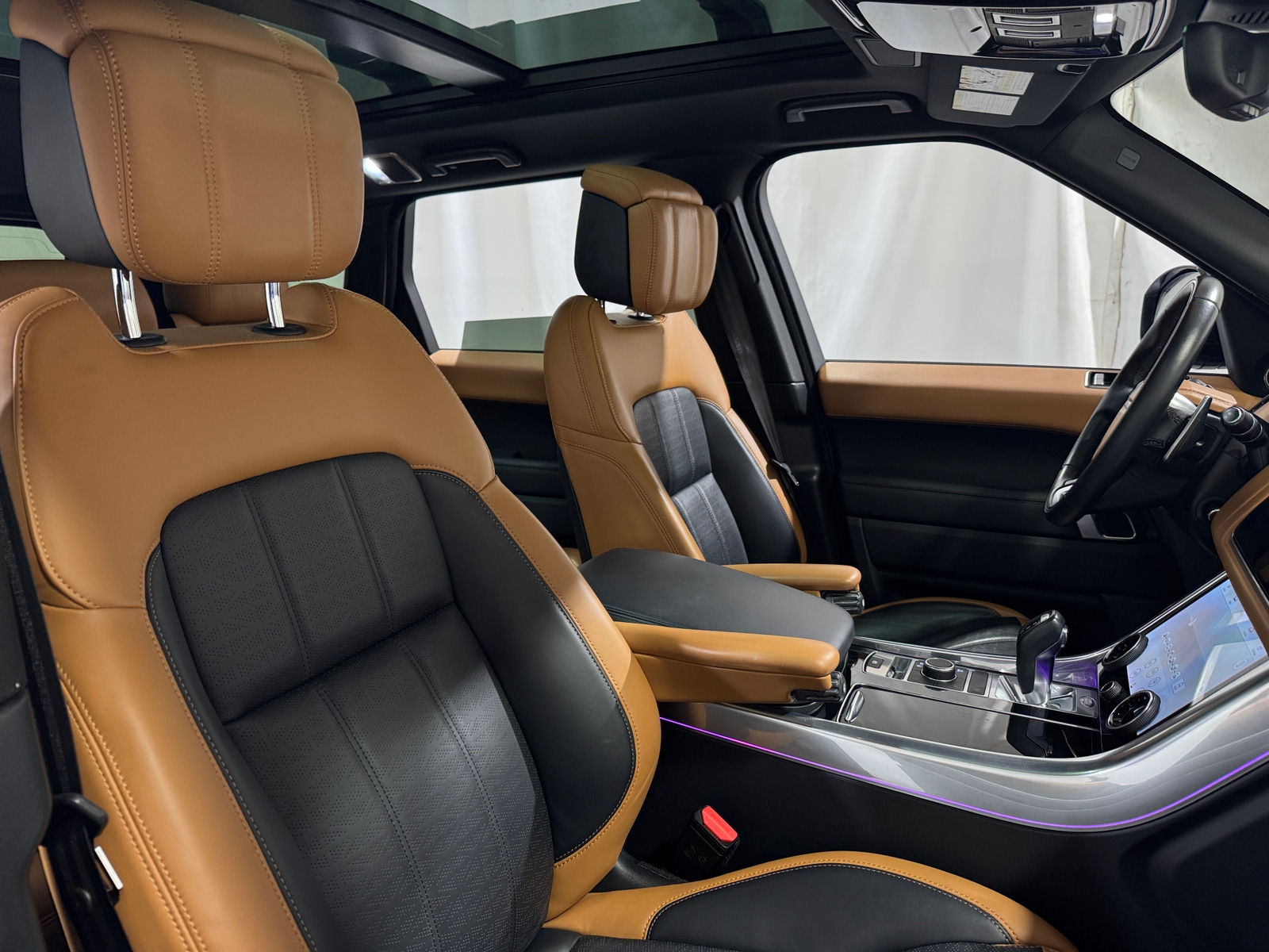 Thumbnail: 2020 Land Rover Range Rover Sport - 2