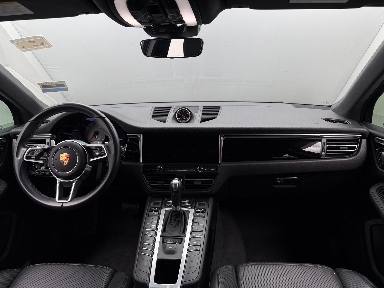 Thumbnail: 2021 Porsche Macan - 2