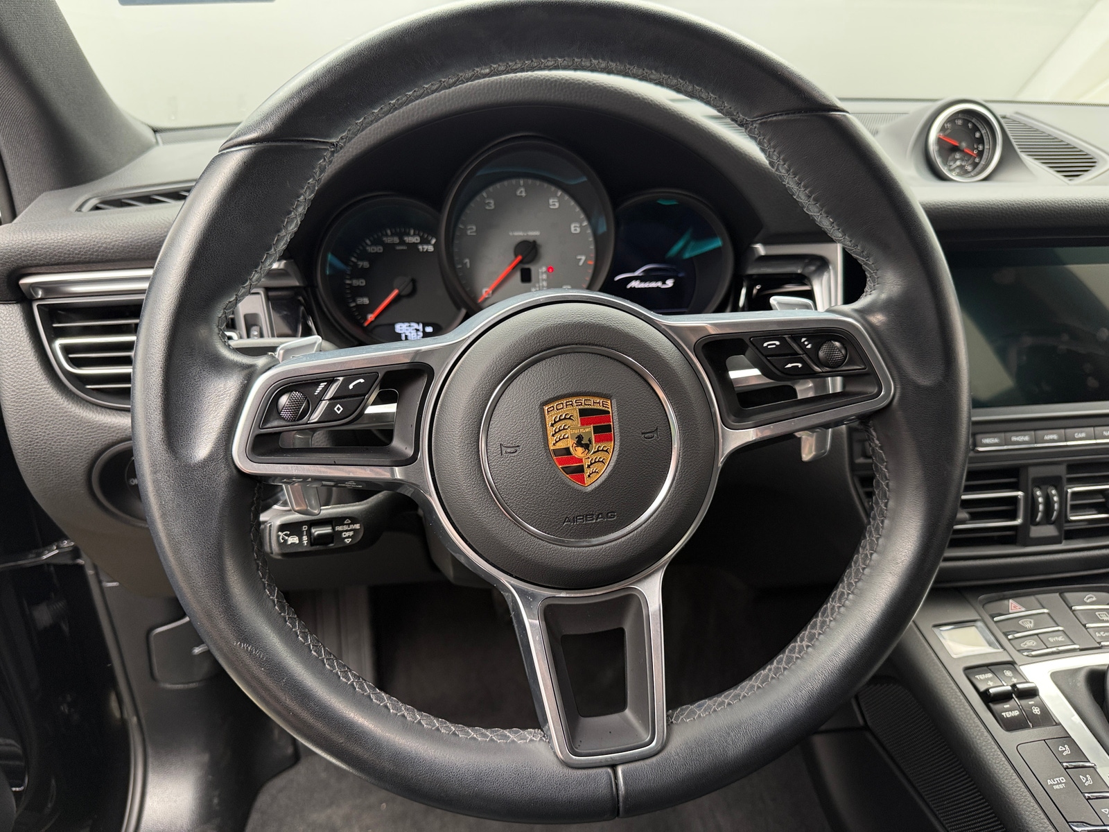 Thumbnail: 2021 Porsche Macan - 4