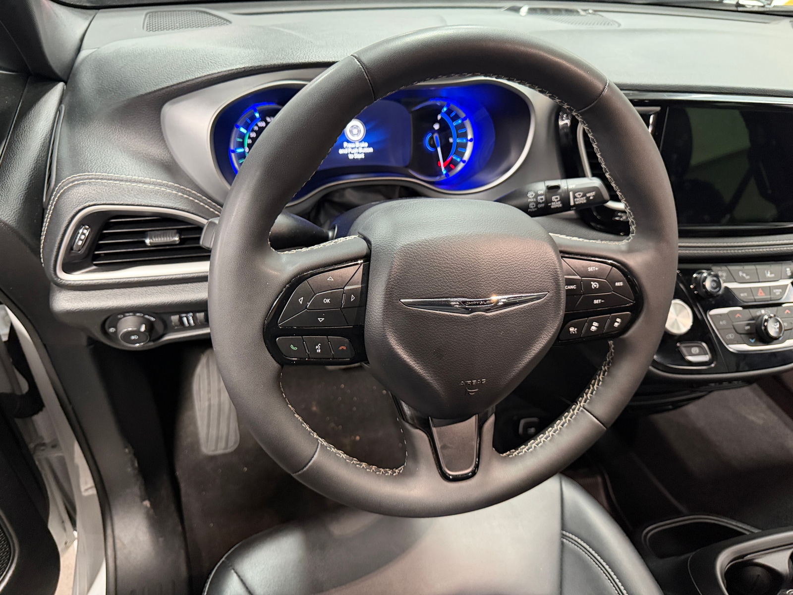 Thumbnail: 2024 Chrysler Pacifica - 4
