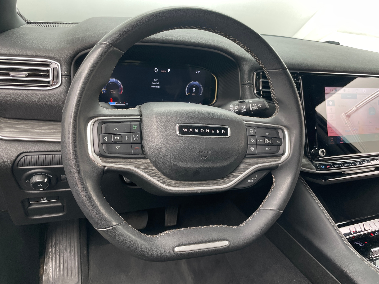 Thumbnail: 2024 Jeep Wagoneer - 4