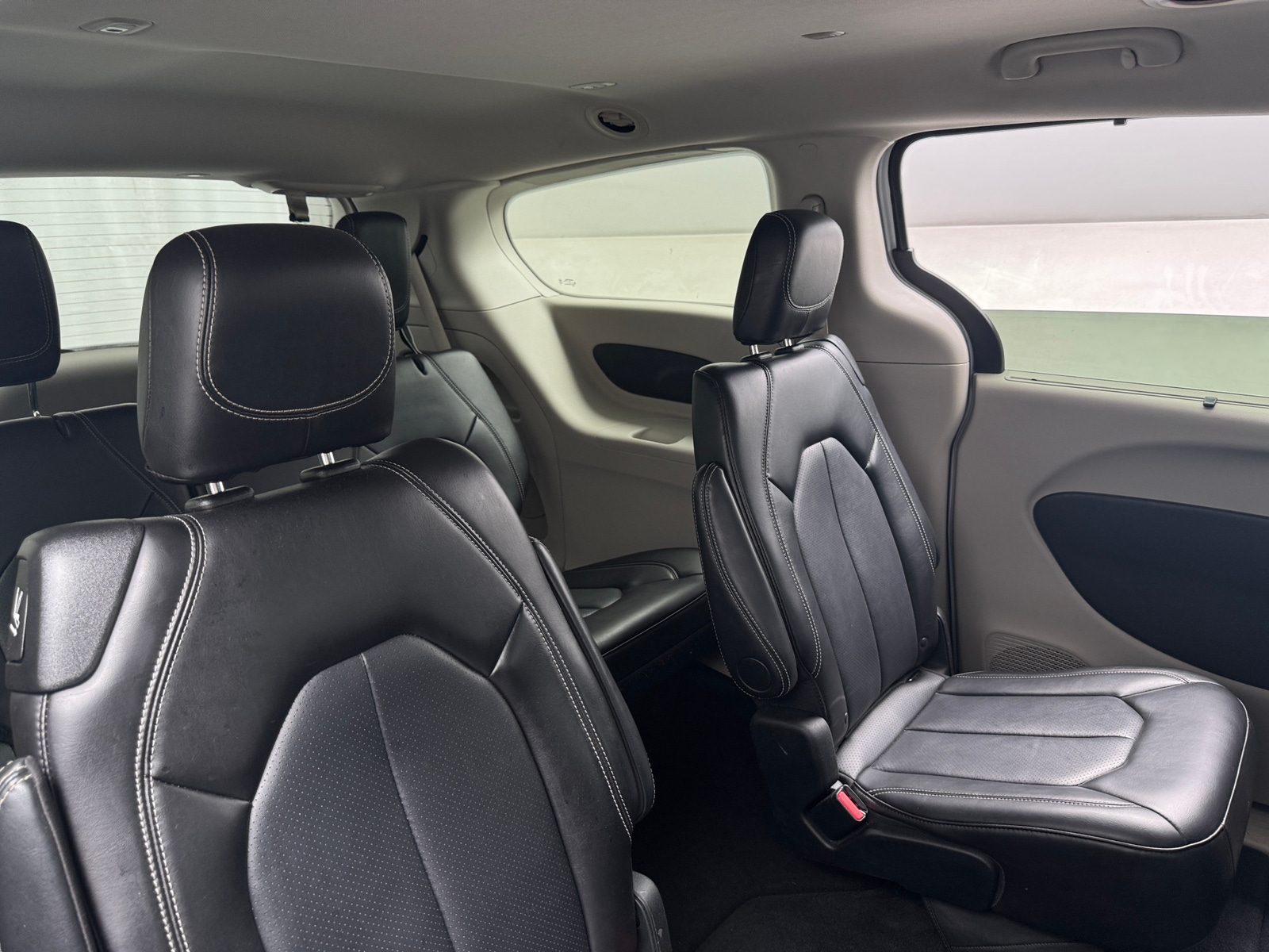 Thumbnail: 2024 Chrysler Pacifica - 5