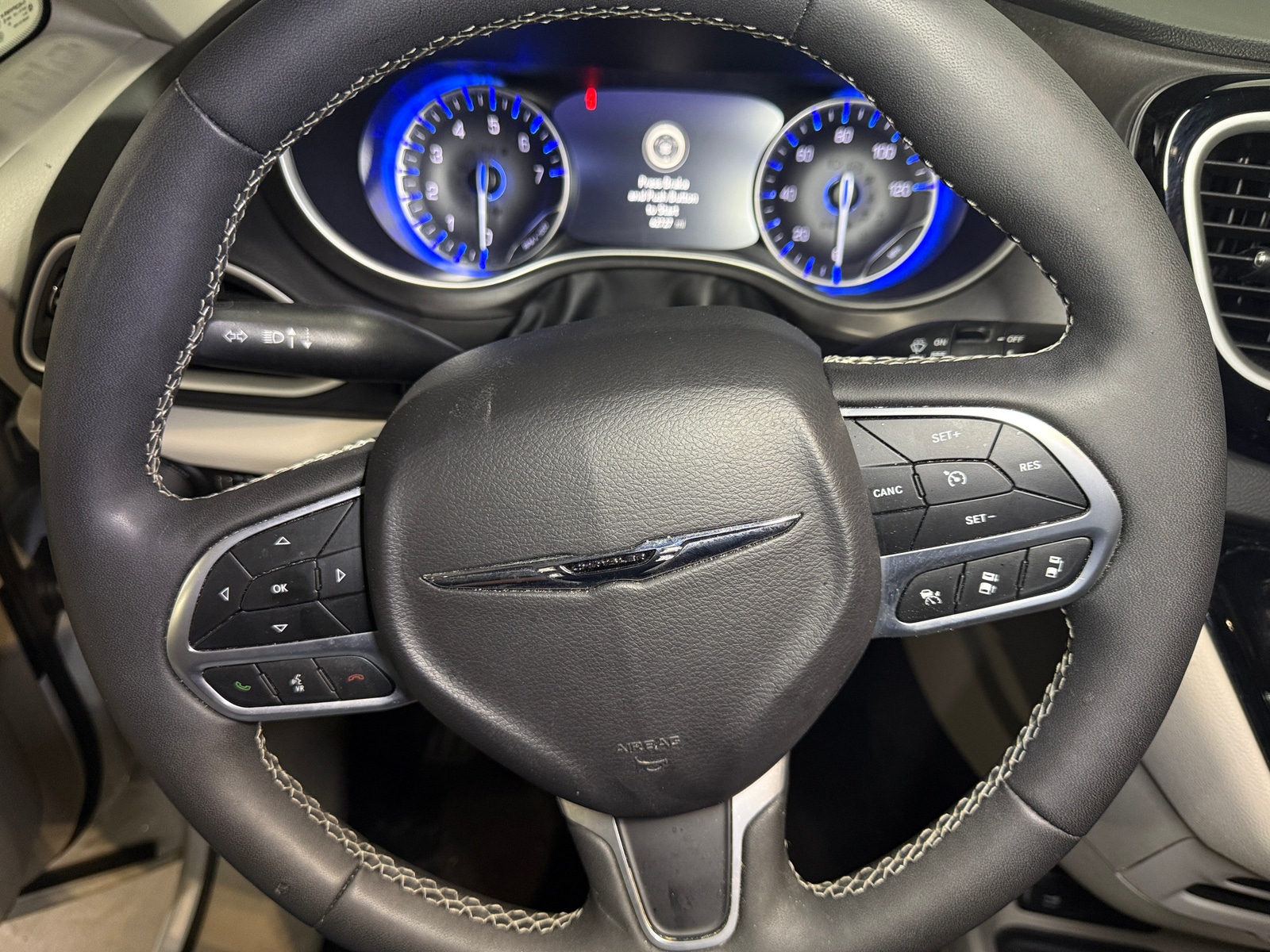 Thumbnail: 2024 Chrysler Pacifica - 4