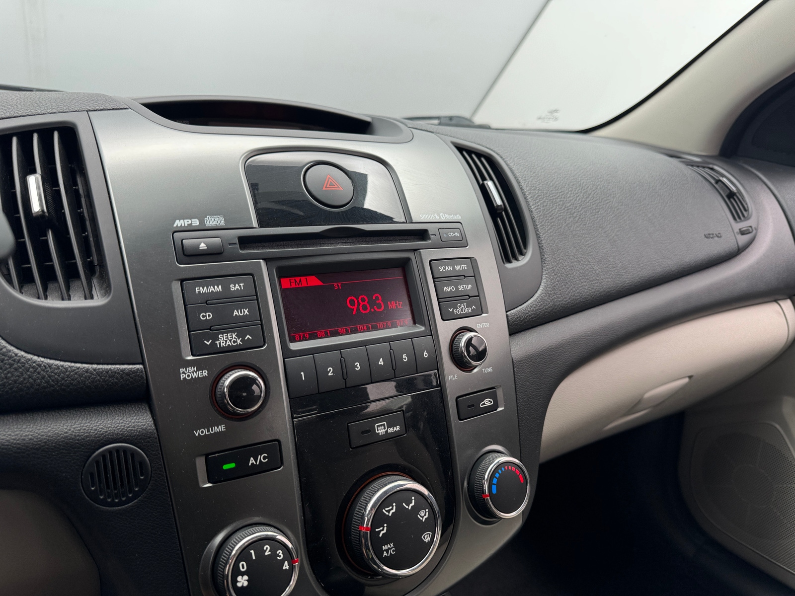 Thumbnail: 2013 Kia Forte - 4