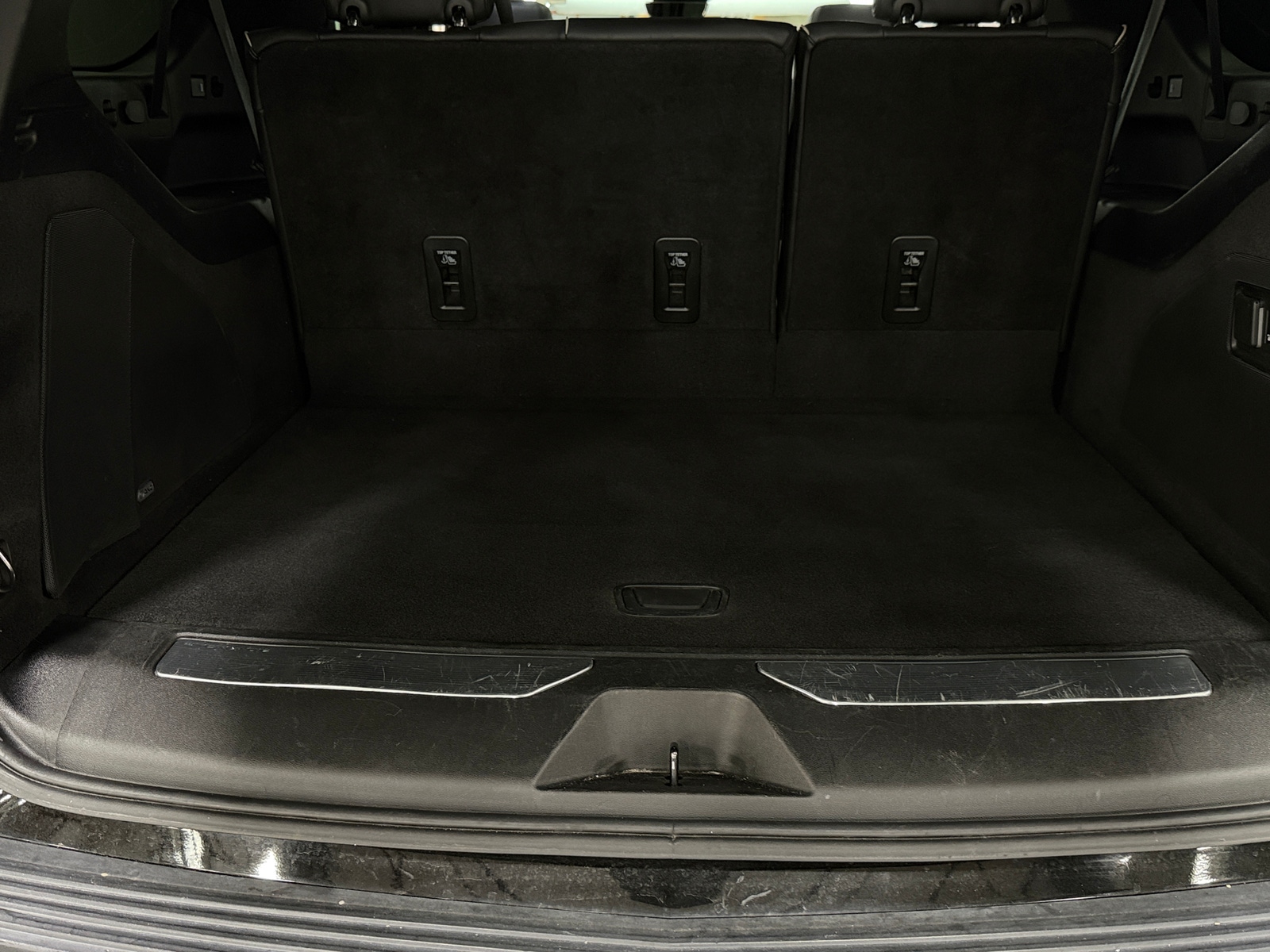 Thumbnail: 2023 Cadillac Escalade - 6