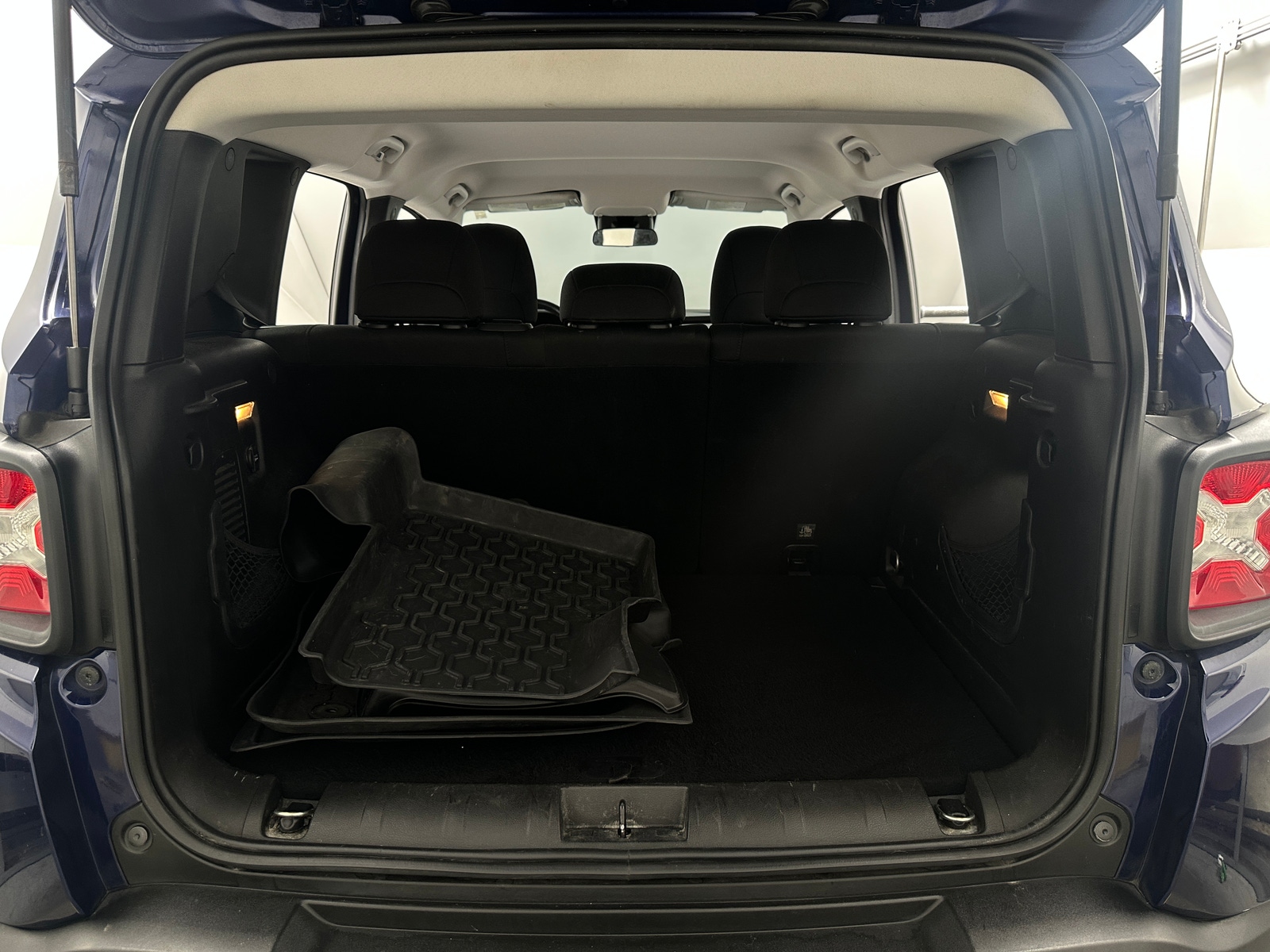 Thumbnail: 2017 Jeep Renegade - 7