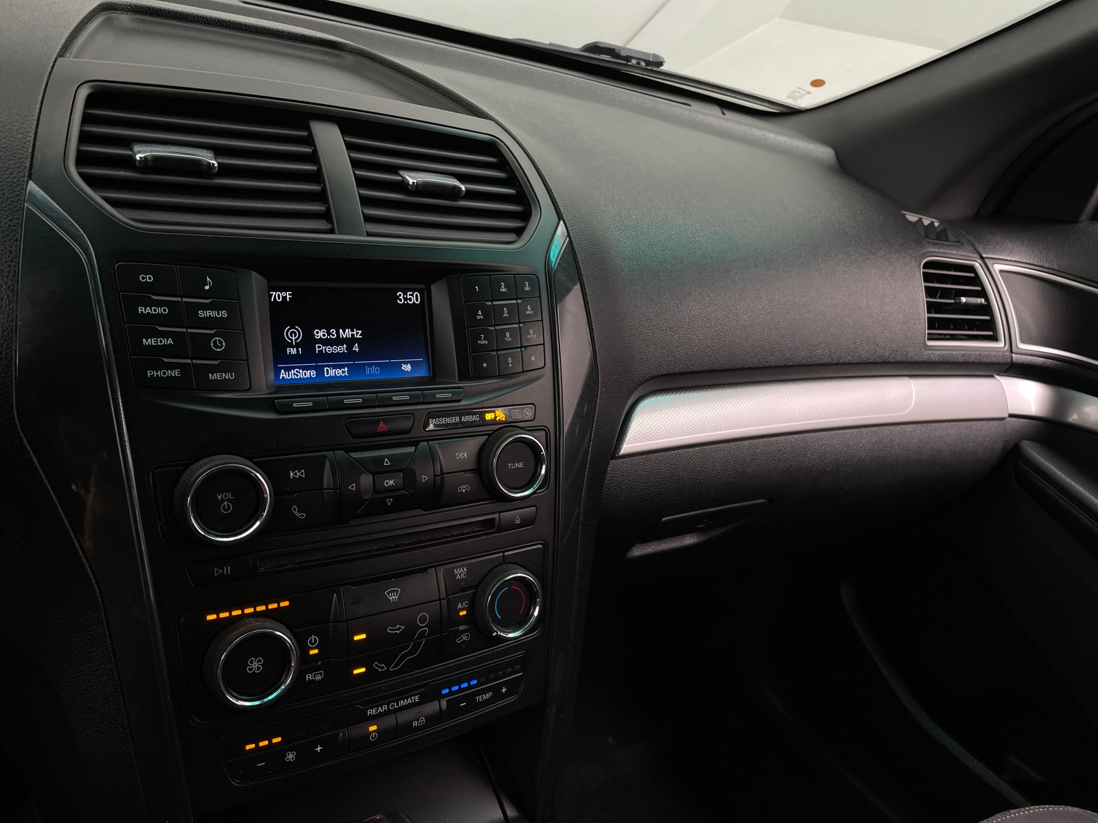 Thumbnail: 2016 Ford Explorer - 4