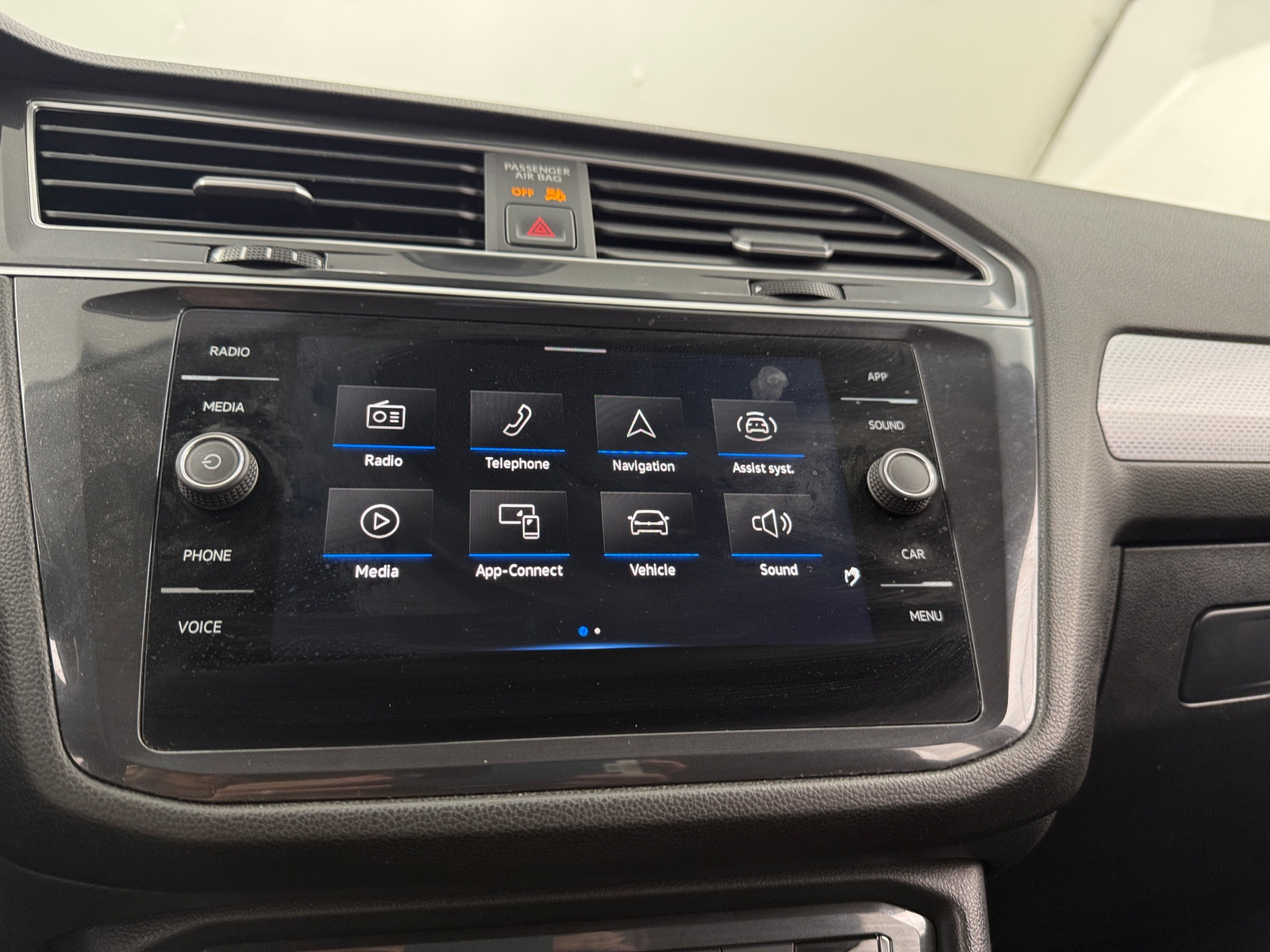 Thumbnail: 2024 Volkswagen Tiguan - 4