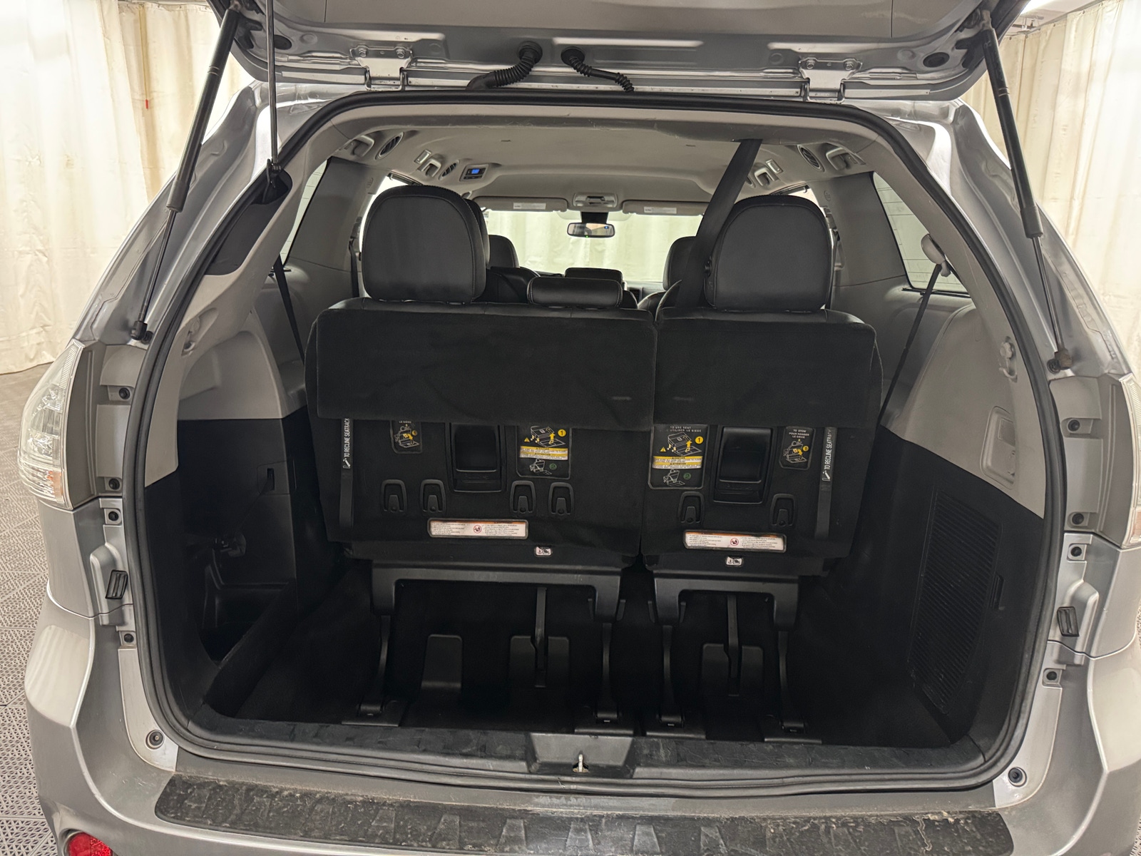 Thumbnail: 2018 Toyota Sienna - 6