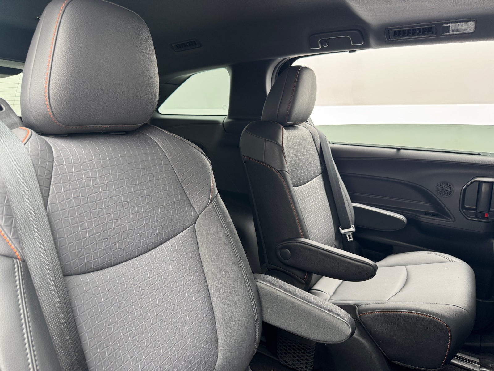 Thumbnail: 2022 Toyota Sienna - 5