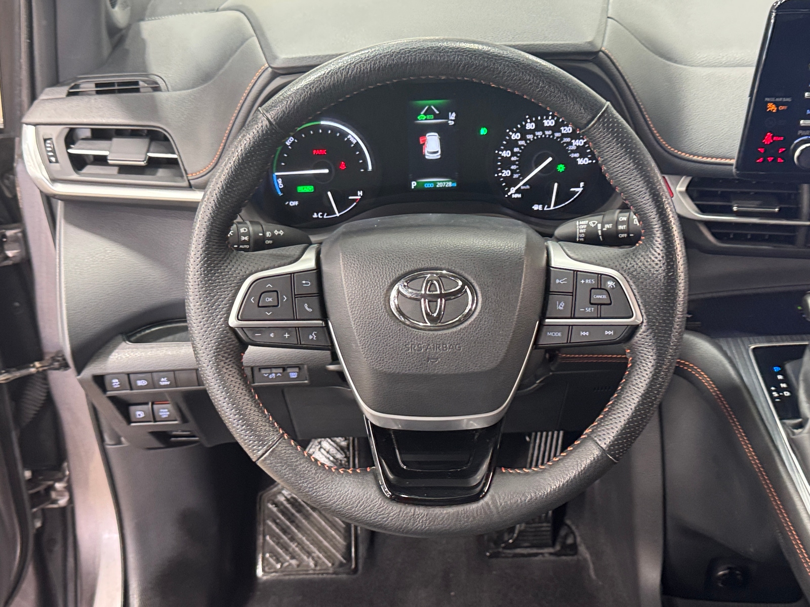 Thumbnail: 2022 Toyota Sienna - 4