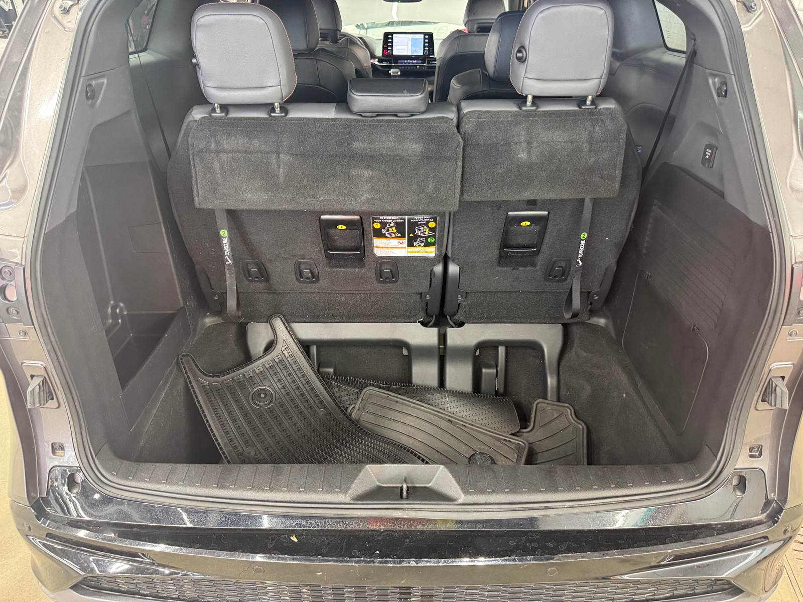 Thumbnail: 2022 Toyota Sienna - 6
