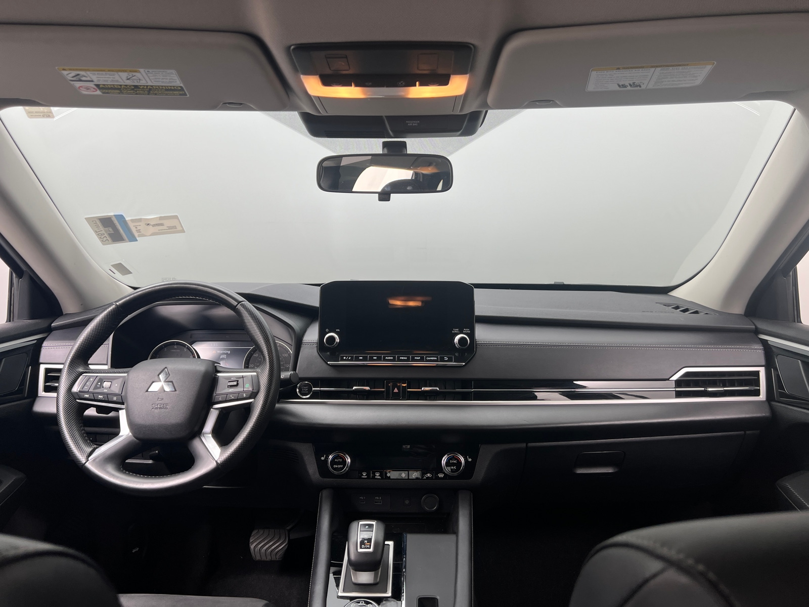 Thumbnail: 2024 Mitsubishi Outlander - 2