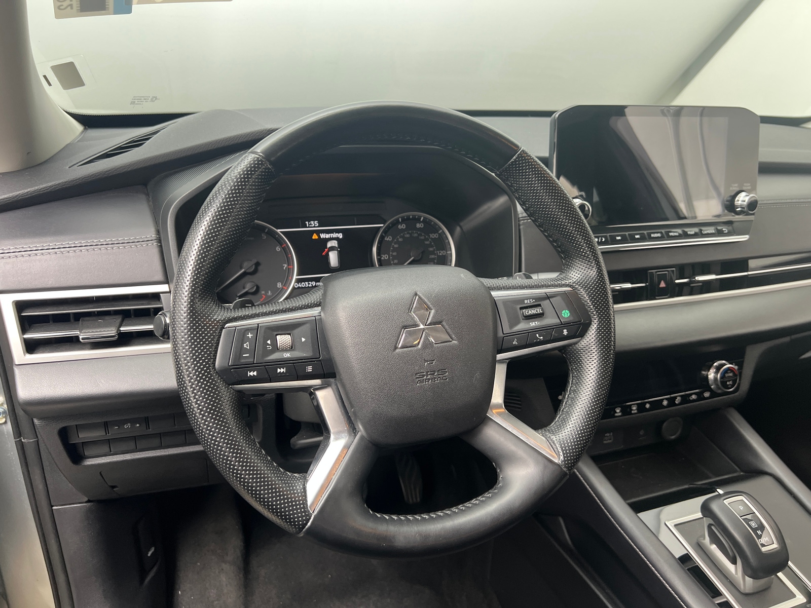 Thumbnail: 2024 Mitsubishi Outlander - 4