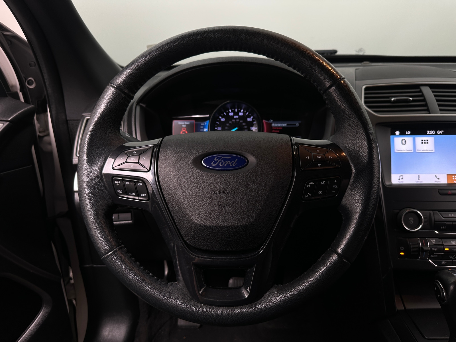 Thumbnail: 2019 Ford Explorer - 5