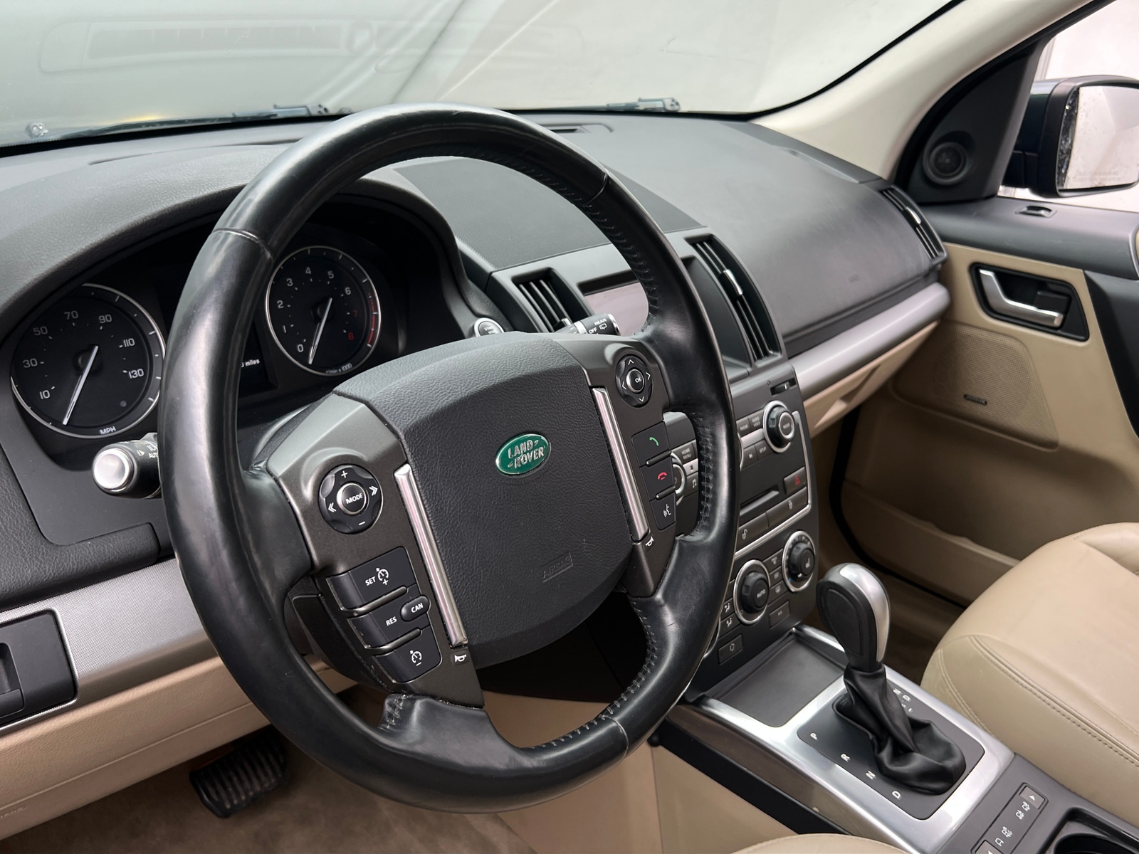 Thumbnail: 2014 Land Rover LR2 - 4