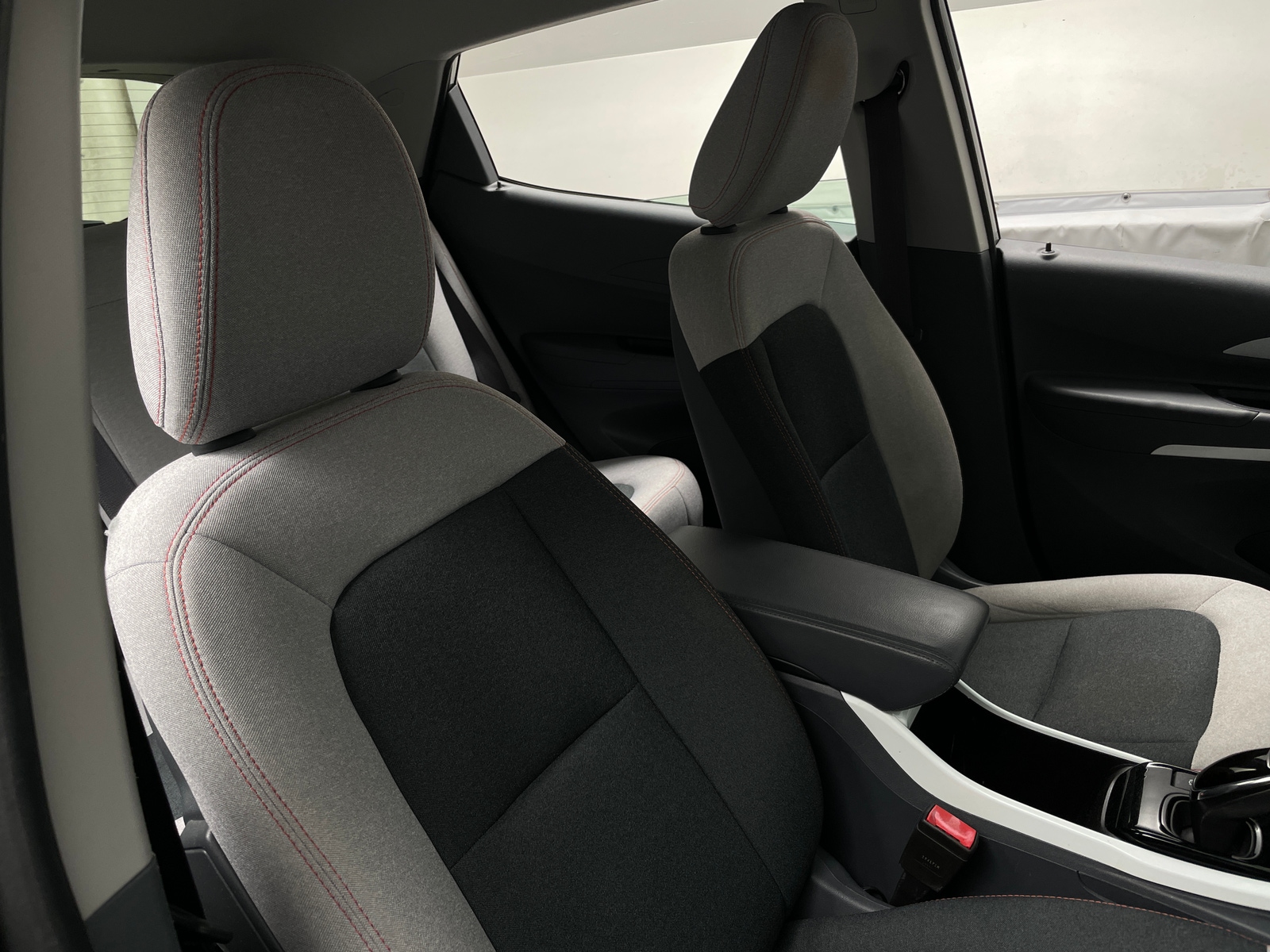 Thumbnail: 2017 Chevrolet Bolt EV - 2
