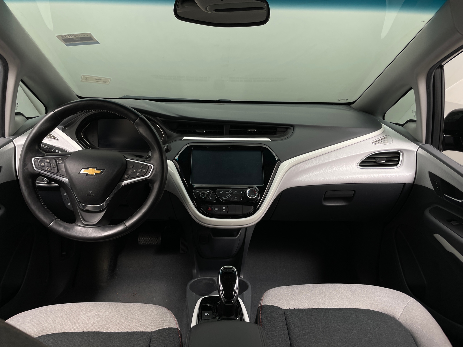 Thumbnail: 2017 Chevrolet Bolt EV - 3