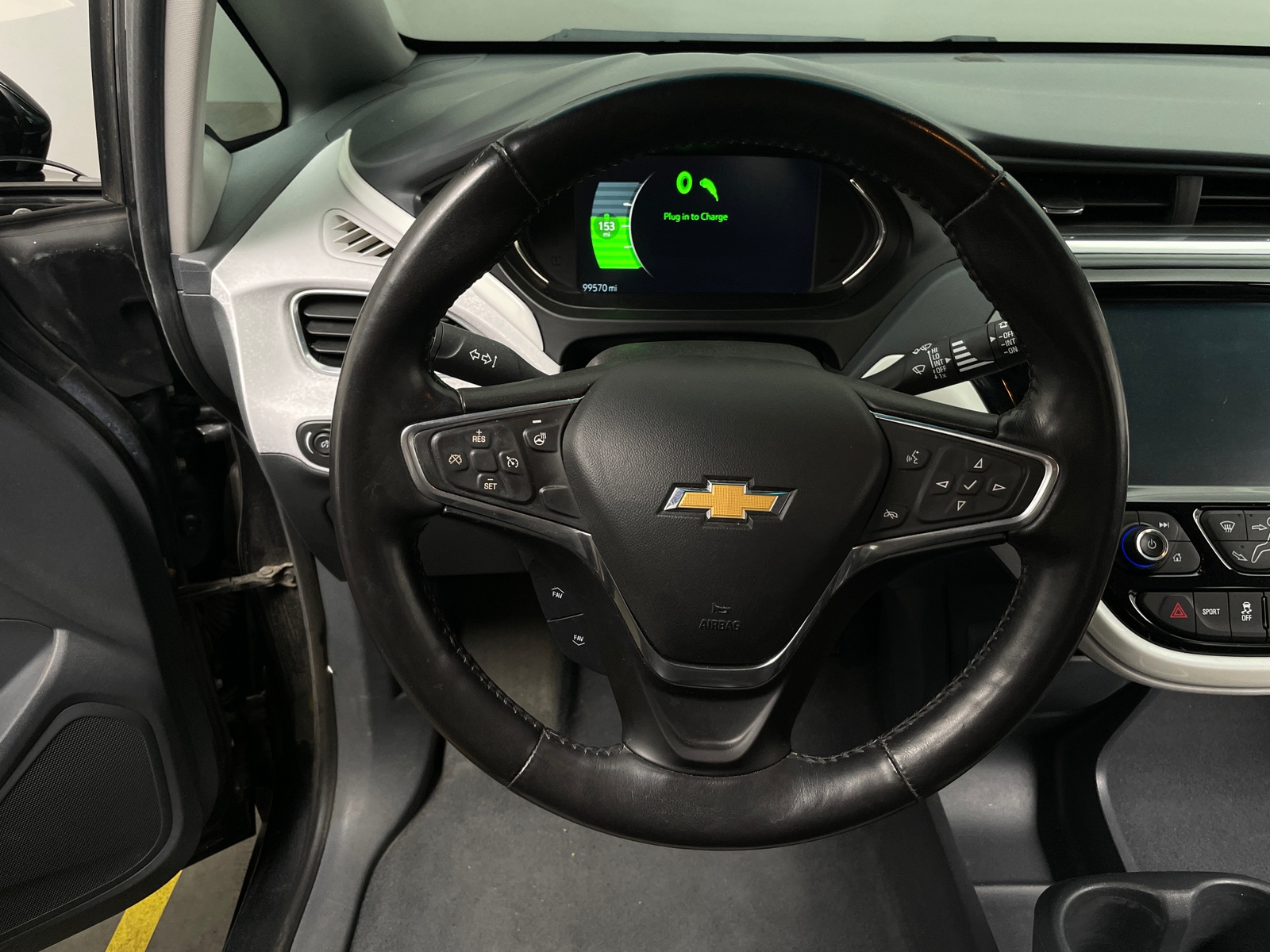 Thumbnail: 2017 Chevrolet Bolt EV - 5