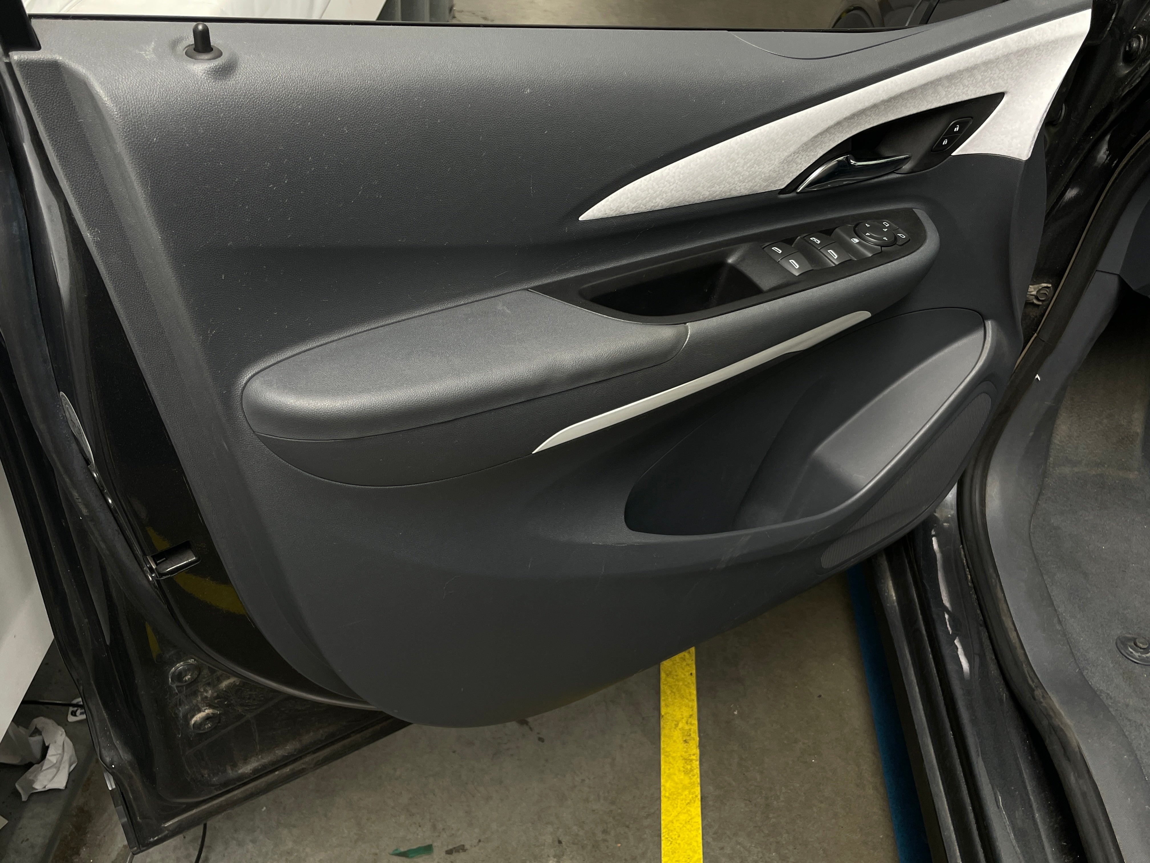 Used 2017 Chevrolet Bolt EV LT with VIN 1G1FW6S02H4165697 for sale in Oak Creek, WI