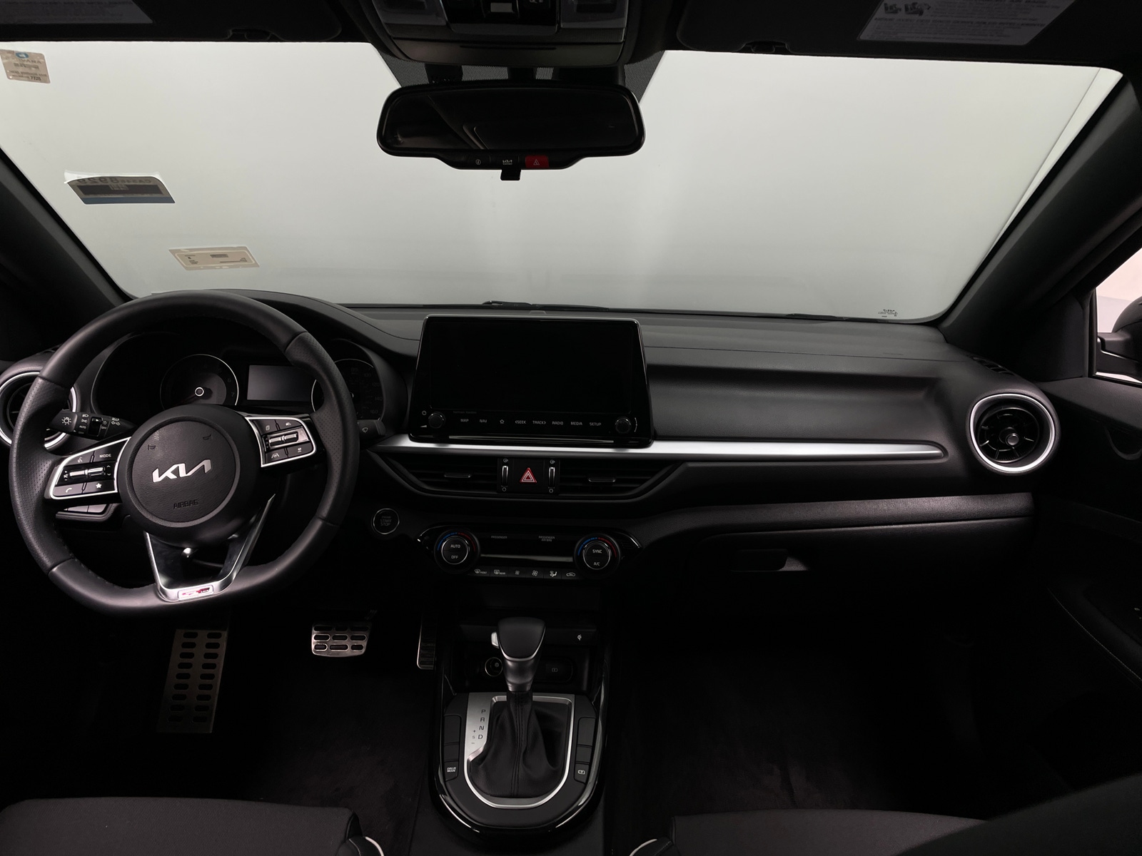 Thumbnail: 2024 Kia Forte - 3
