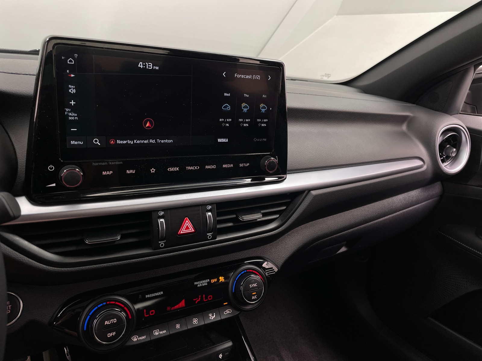 Thumbnail: 2024 Kia Forte - 4