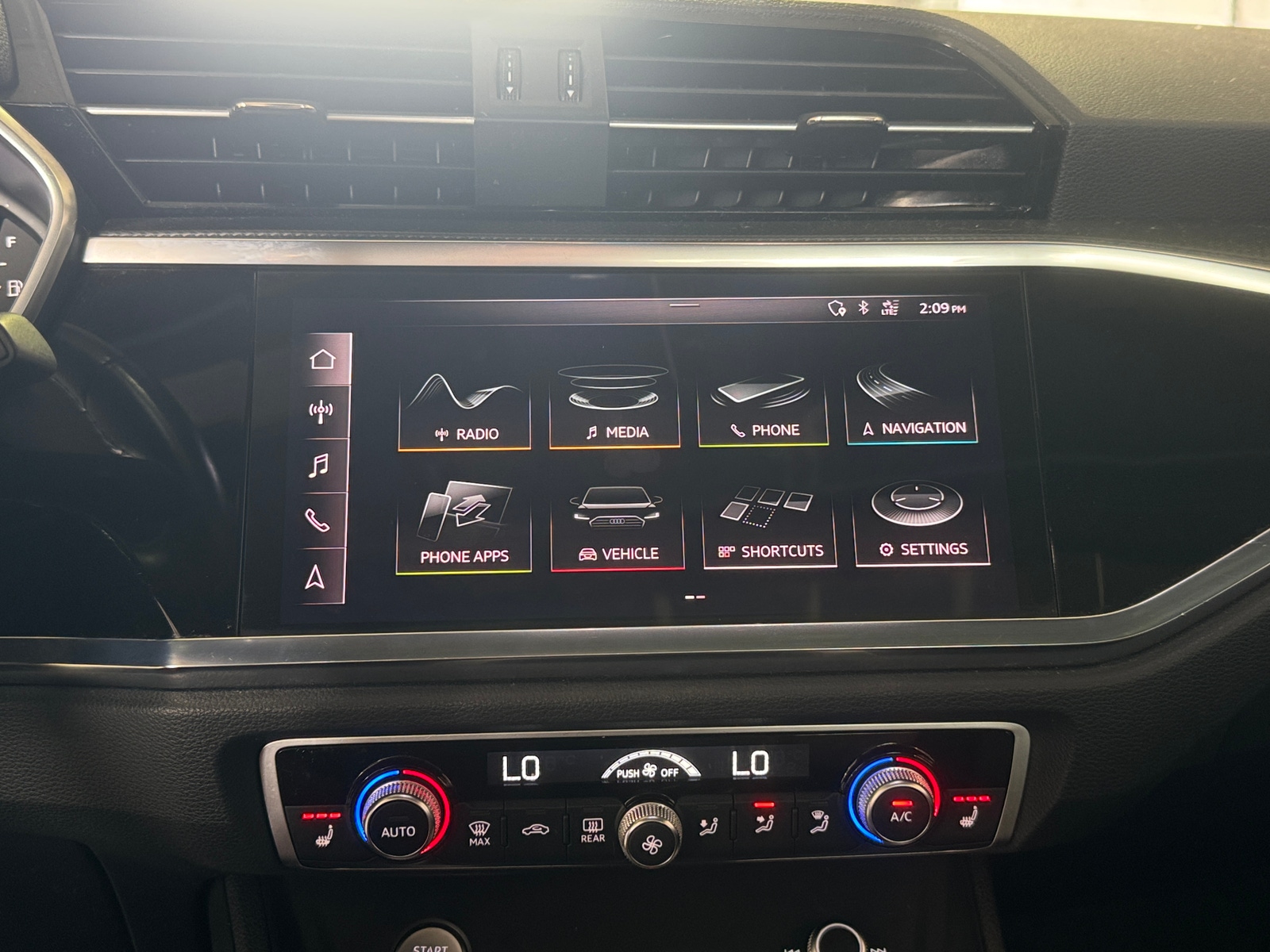 Thumbnail: 2020 Audi Q3 - 3