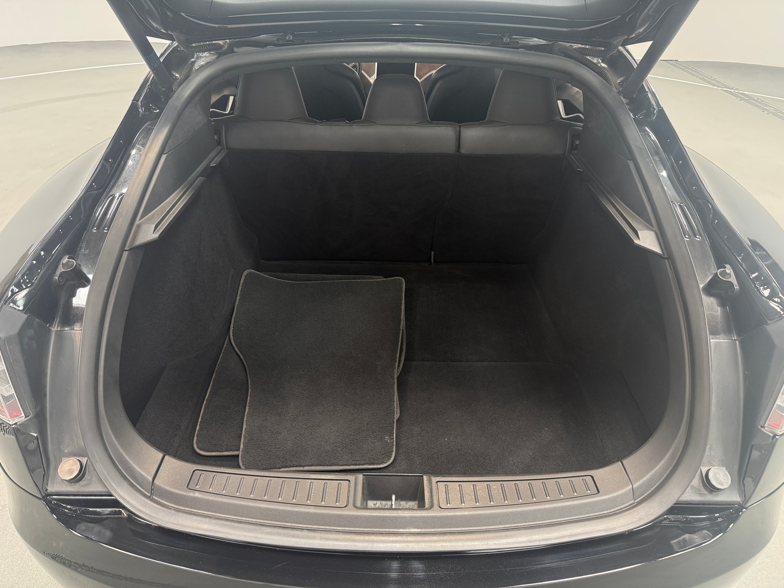 Thumbnail: 2016 Tesla Model S - 6