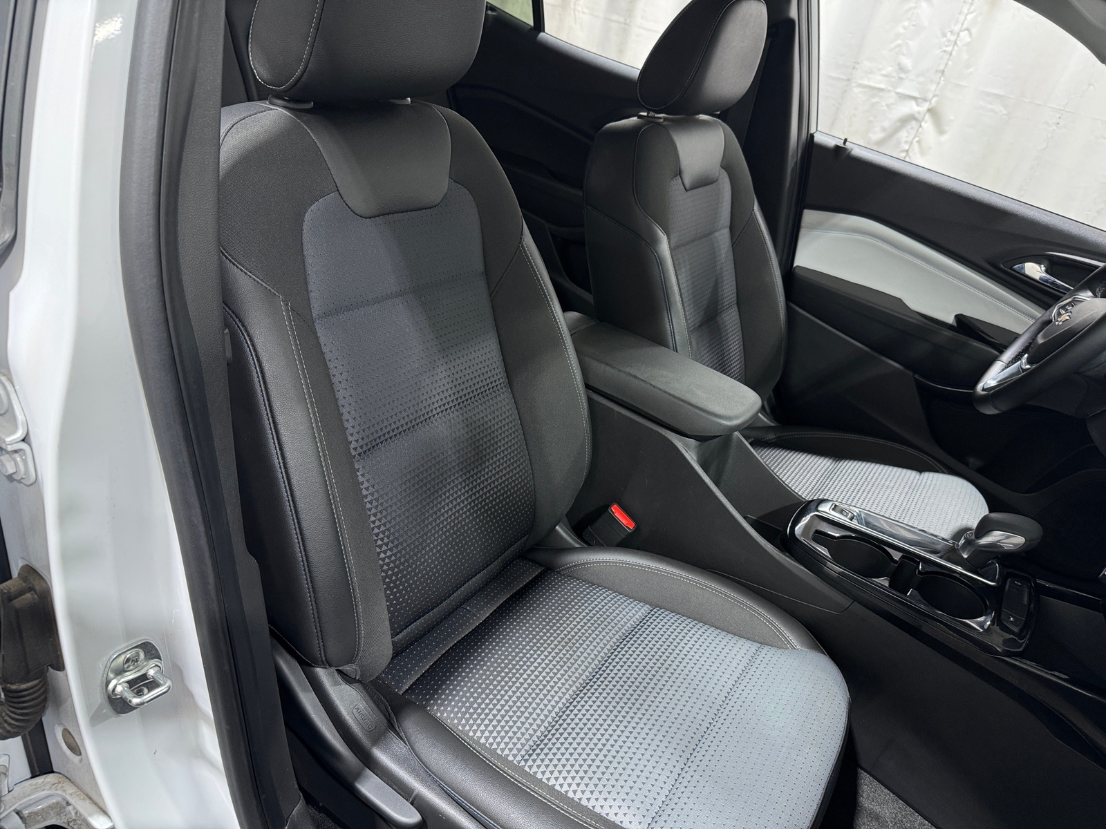 Thumbnail: 2025 Chevrolet Trax - 2