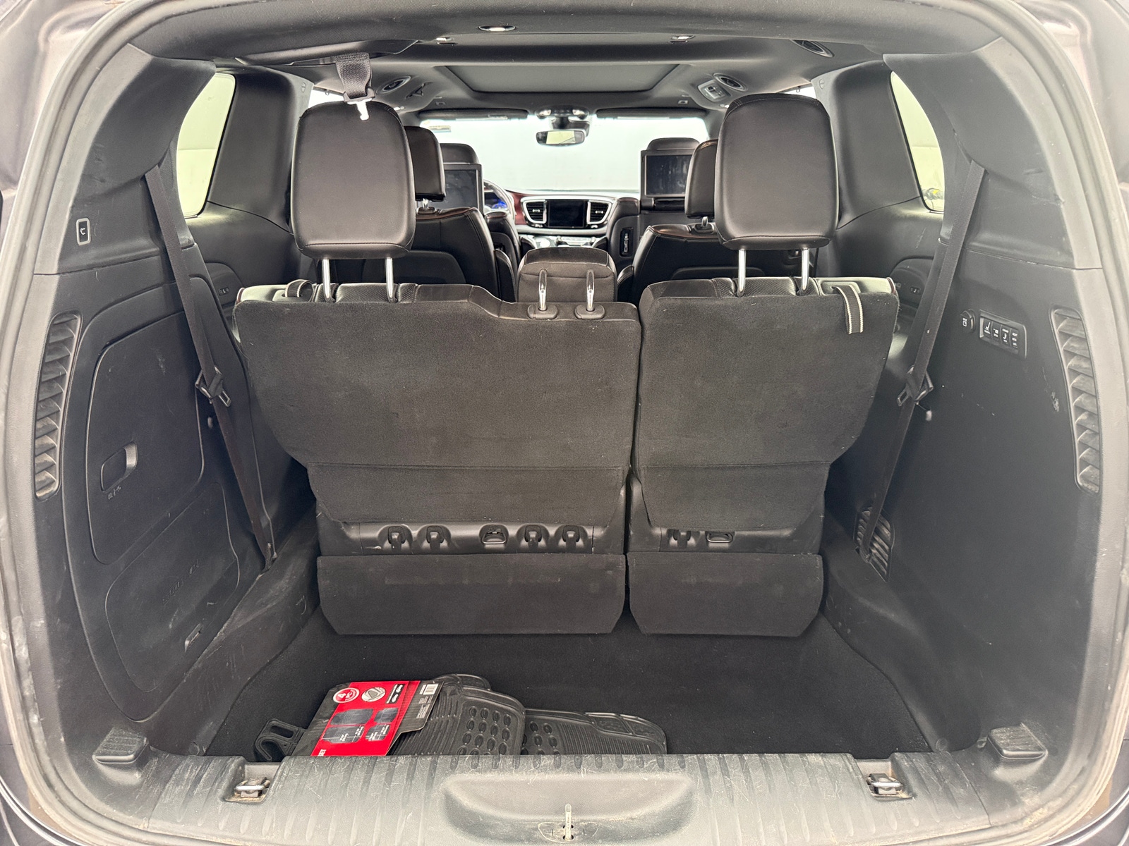 Thumbnail: 2019 Chrysler Pacifica - 6