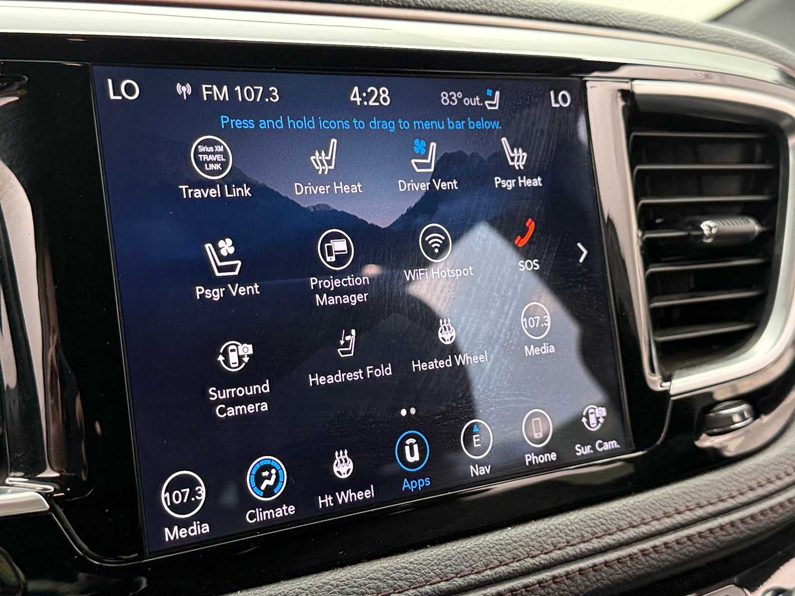Thumbnail: 2019 Chrysler Pacifica - 3
