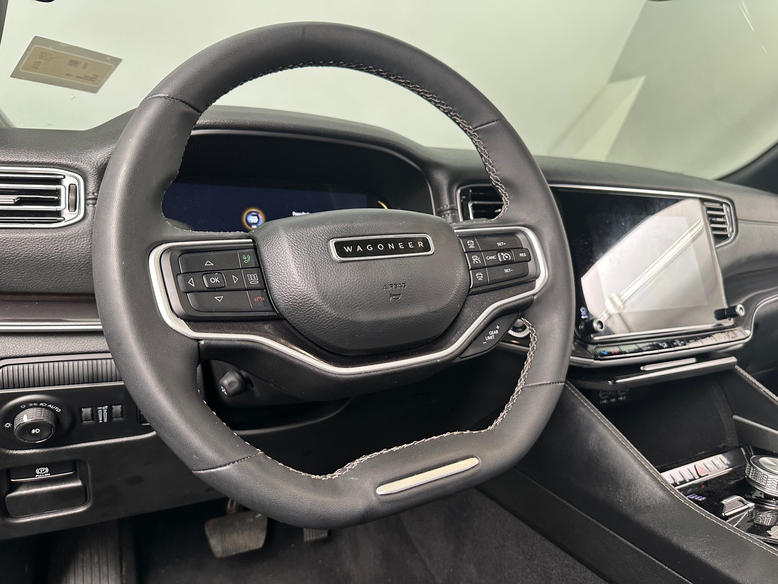 Thumbnail: 2022 Jeep Wagoneer - 4