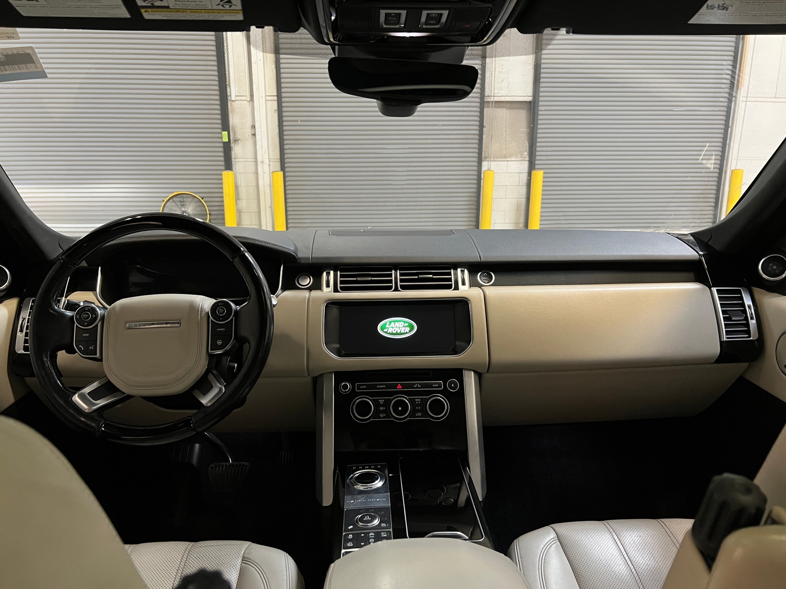 Thumbnail: 2017 Land Rover Range Rover - 2