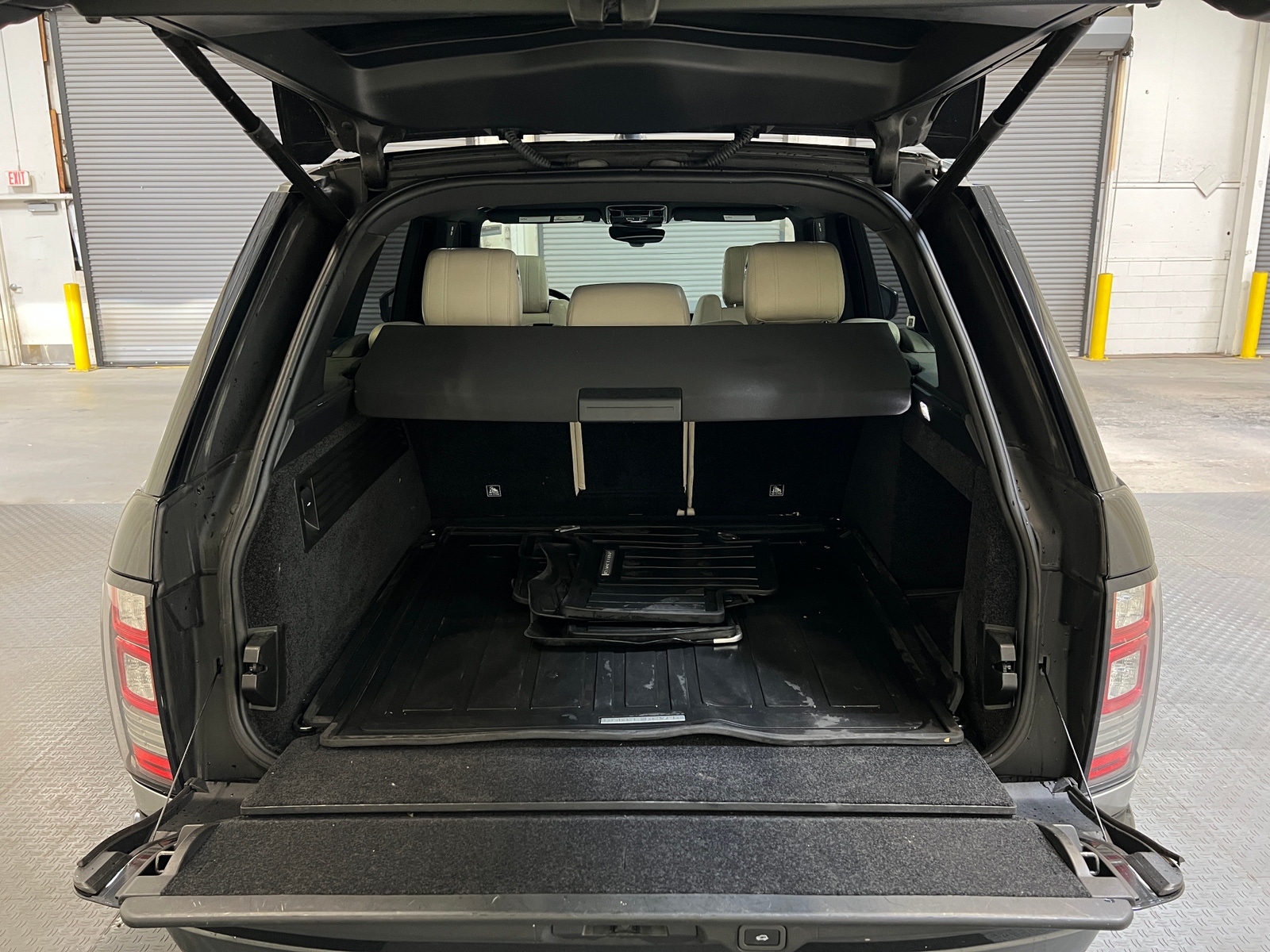 Thumbnail: 2017 Land Rover Range Rover - 6