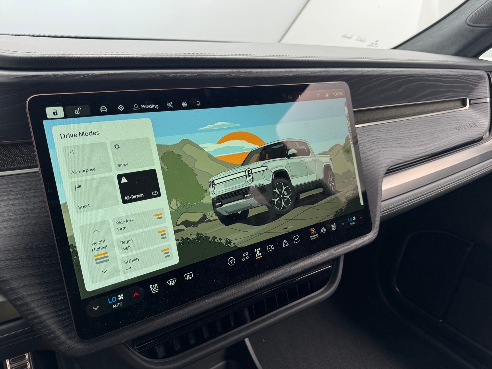Thumbnail: 2024 Rivian R1T - 3