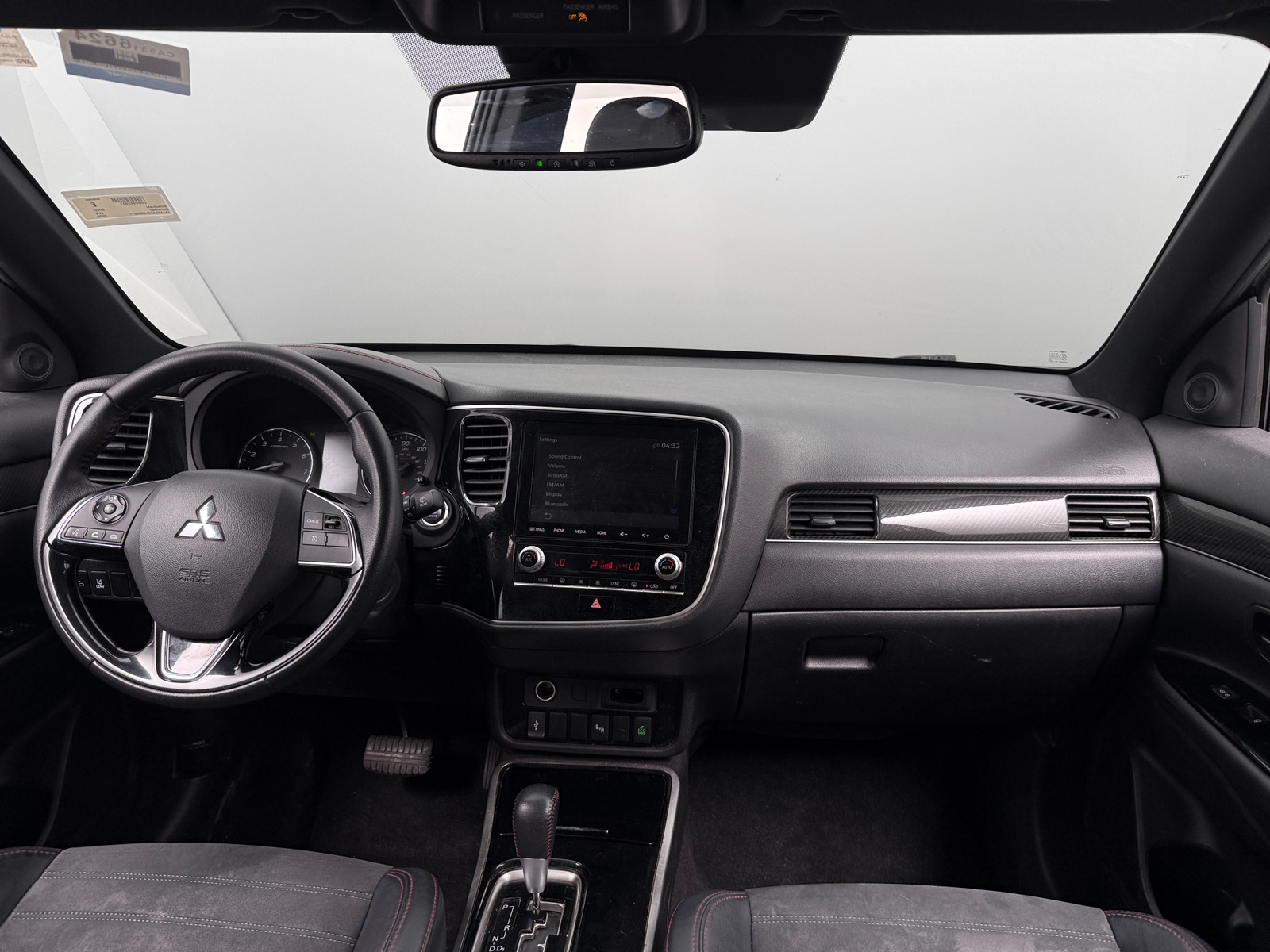 Thumbnail: 2020 Mitsubishi Outlander - 3