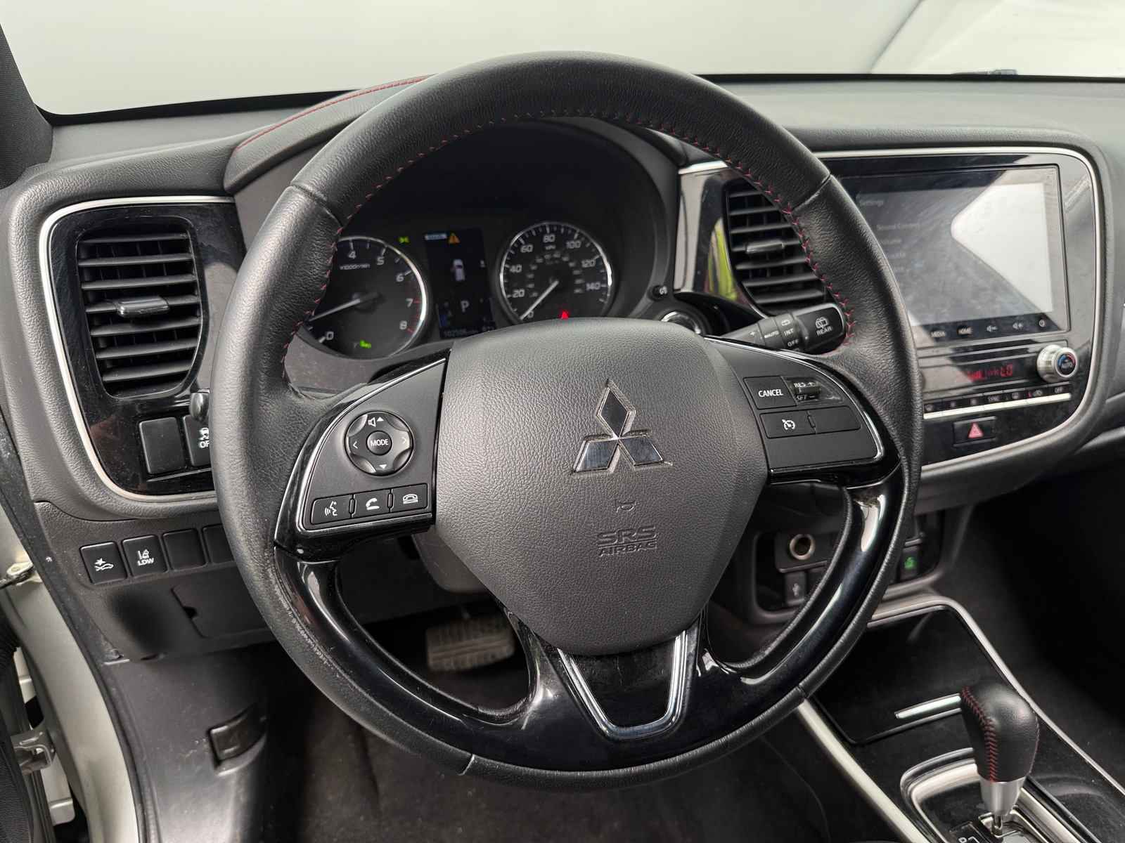 Thumbnail: 2020 Mitsubishi Outlander - 5