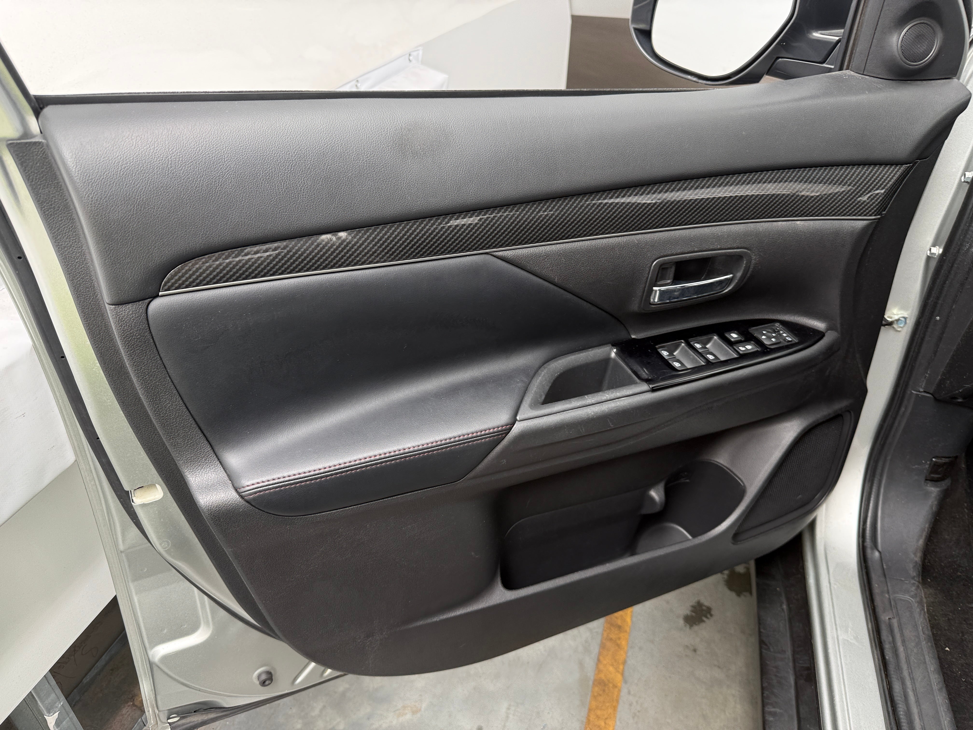 Used 2020 Mitsubishi Outlander LE with VIN JA4AZ3A39LZ030077 for sale in Pewaukee, WI