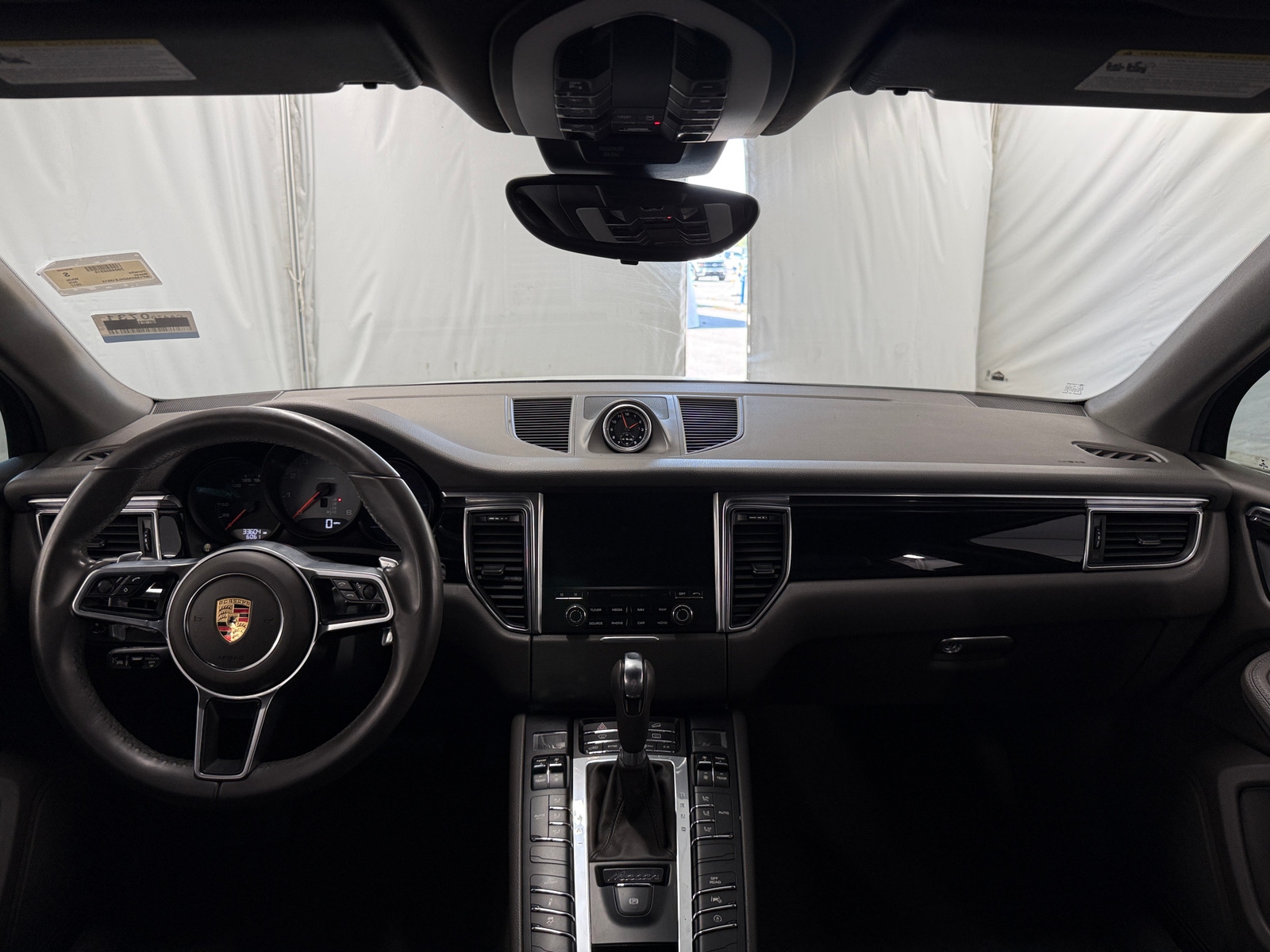 Thumbnail: 2017 Porsche Macan - 2