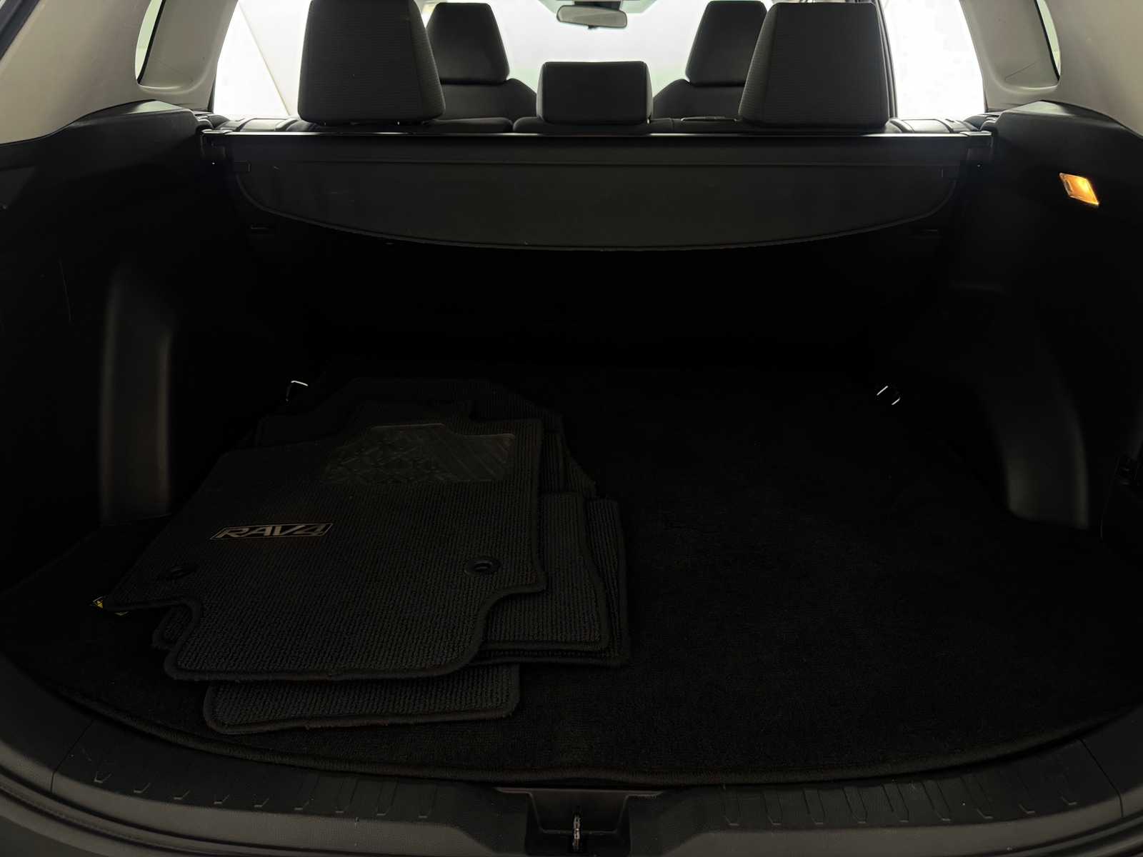 Thumbnail: 2020 Toyota RAV4 - 7