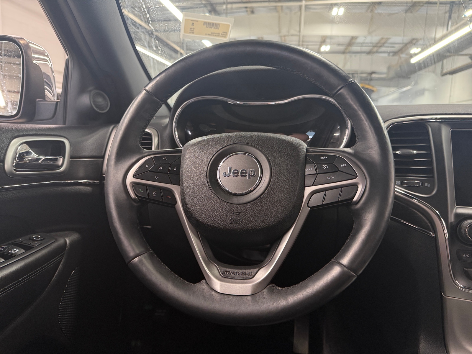 Thumbnail: 2018 Jeep Grand Cherokee - 4