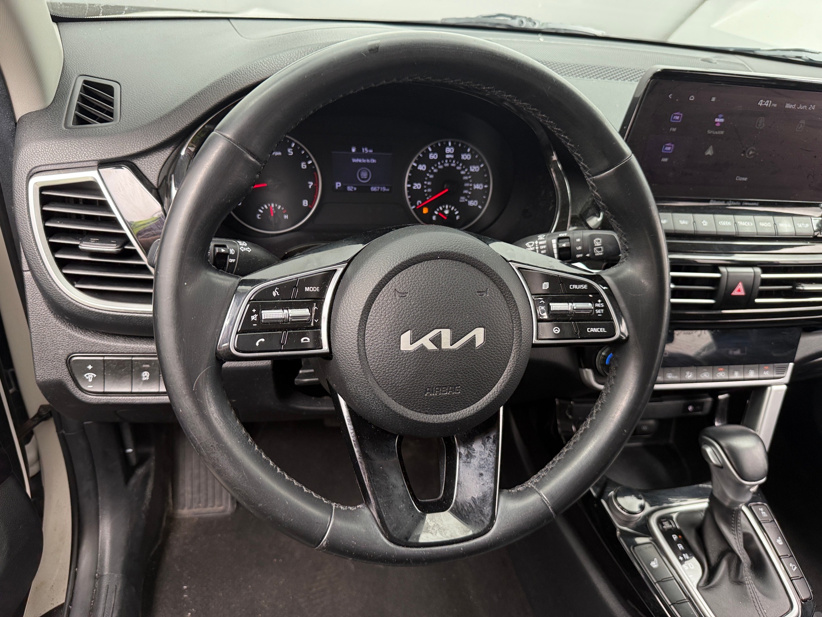 Thumbnail: 2022 Kia Seltos - 4