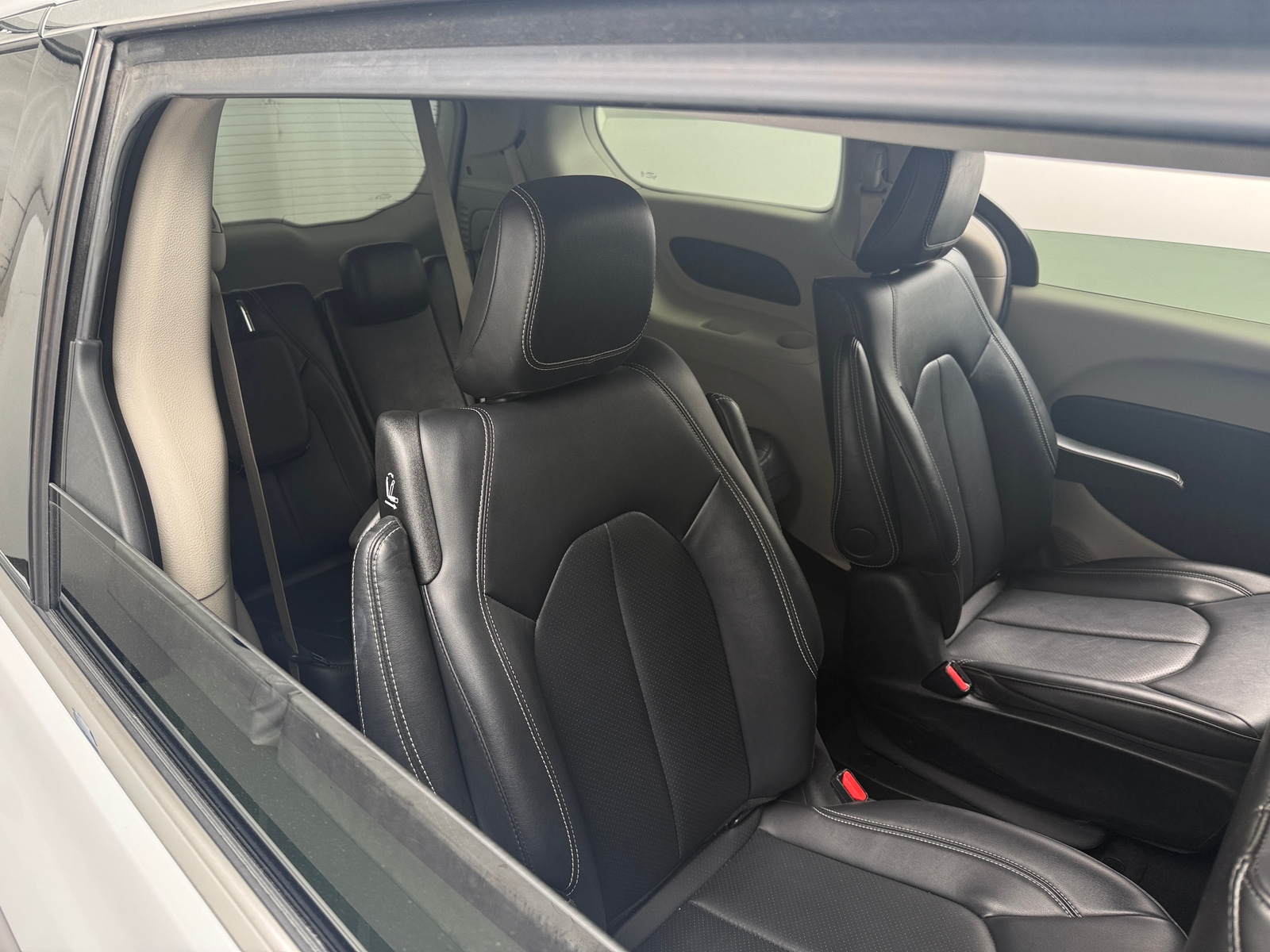 Thumbnail: 2024 Chrysler Pacifica - 5