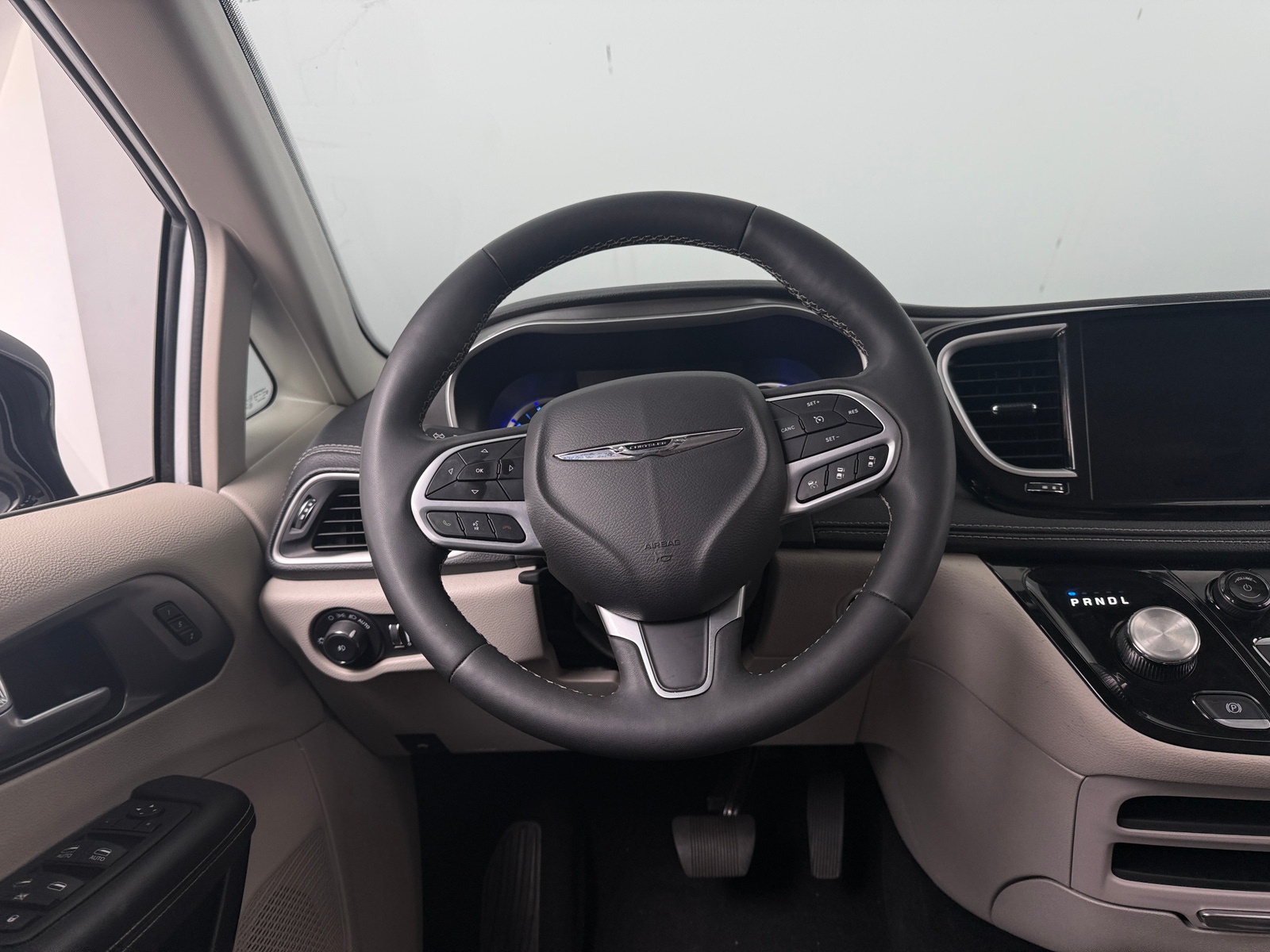 Thumbnail: 2024 Chrysler Pacifica - 4