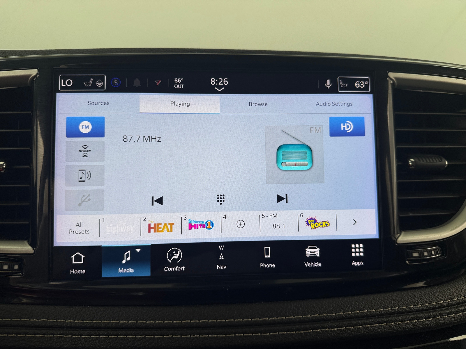 Thumbnail: 2024 Chrysler Pacifica - 3