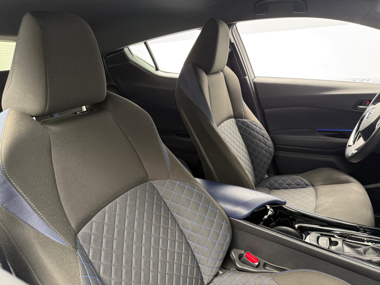 Thumbnail: 2020 Toyota C-HR - 2