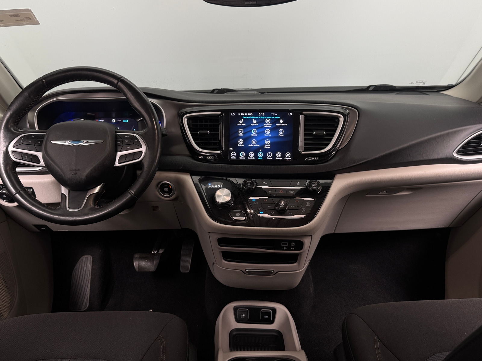 Thumbnail: 2020 Chrysler Pacifica - 3