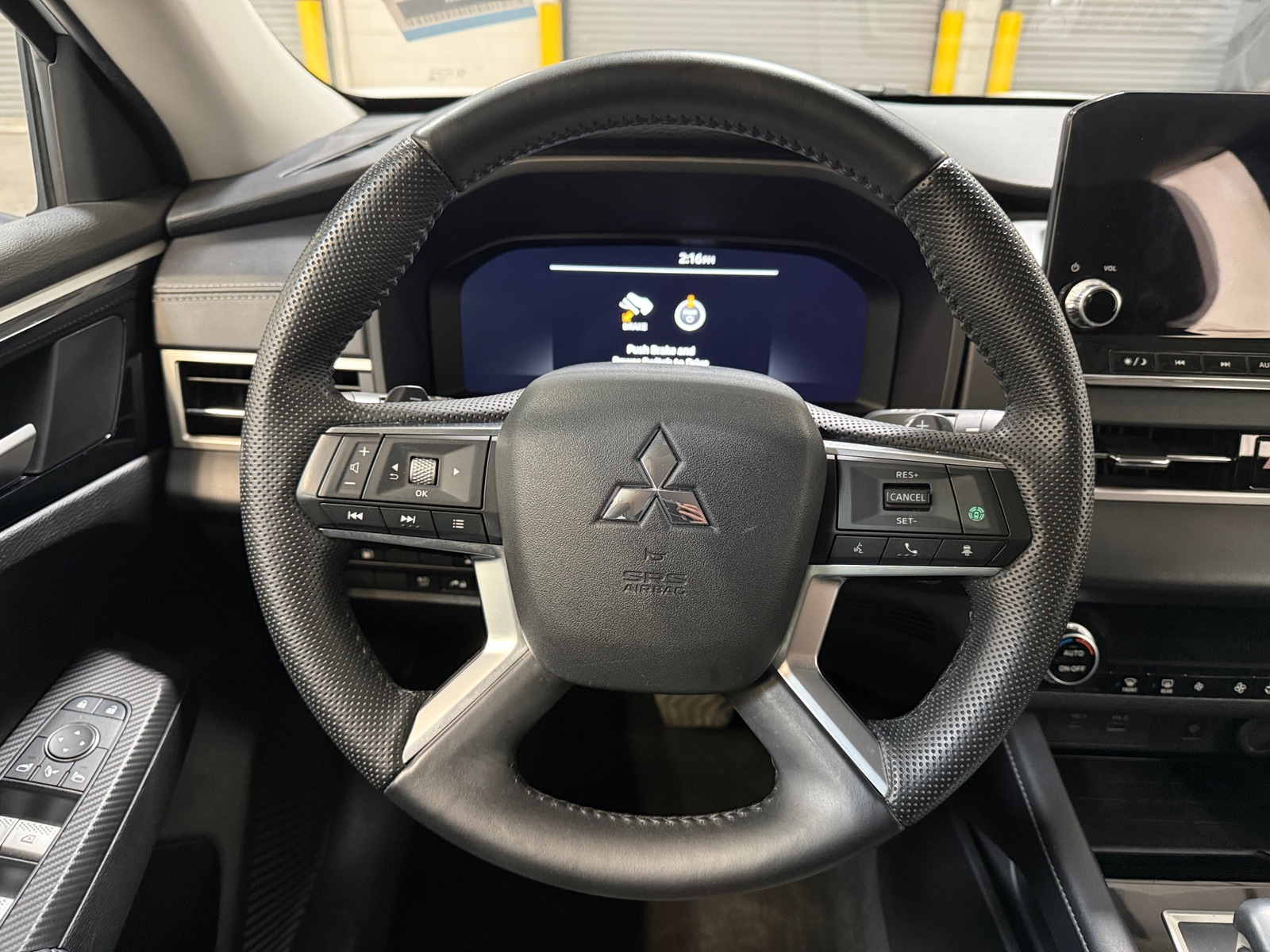 Thumbnail: 2023 Mitsubishi Outlander - 5