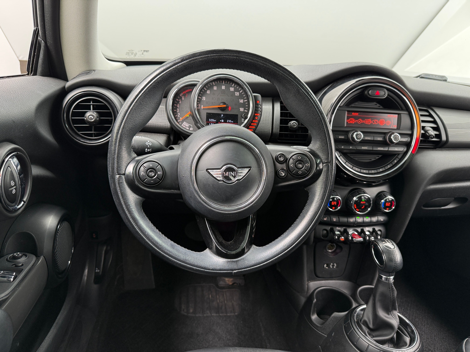 Thumbnail: 2015 MINI Cooper Hardtop - 4